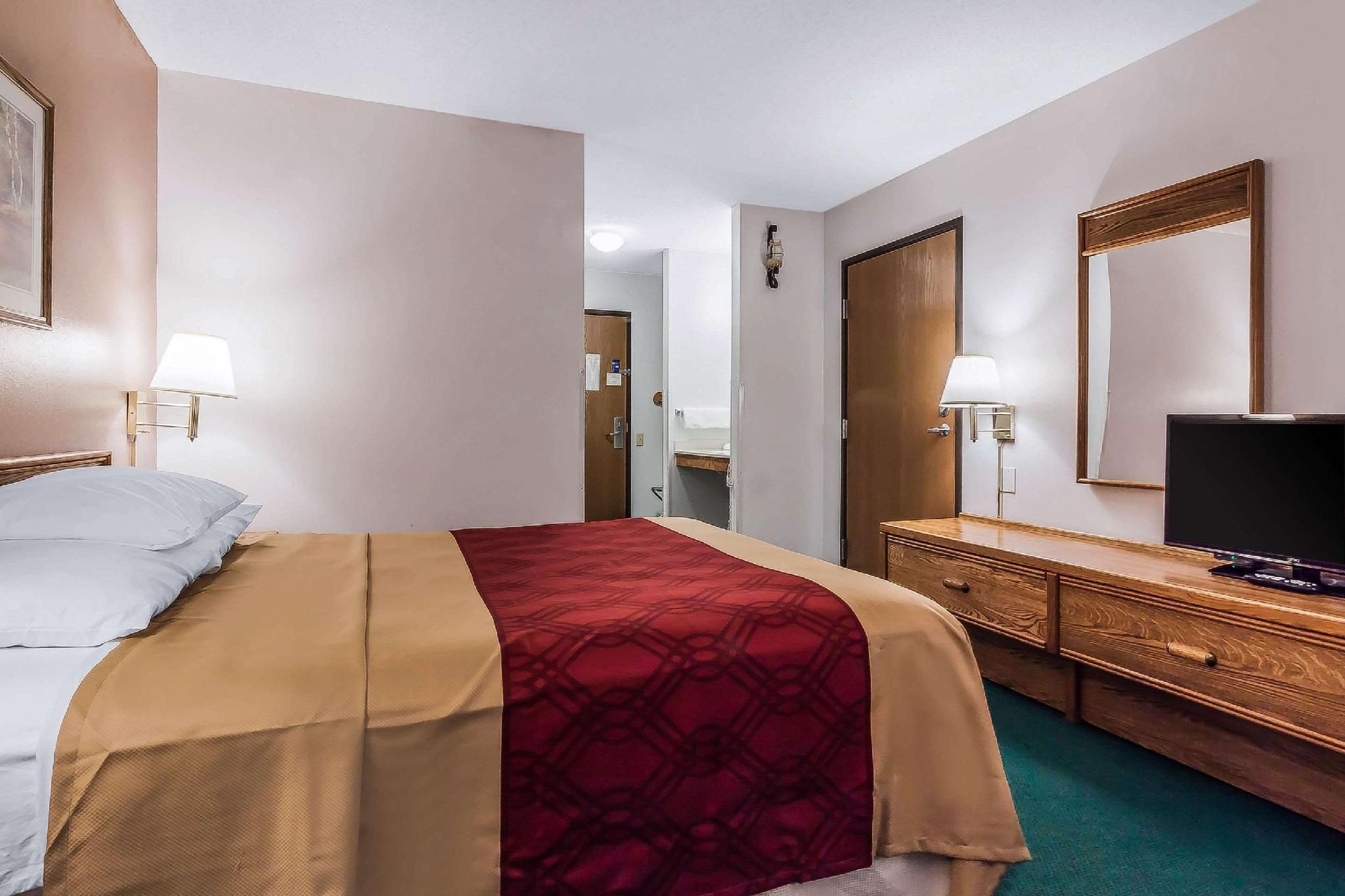 1 Queen Bed, Nonsmoking, Accessible