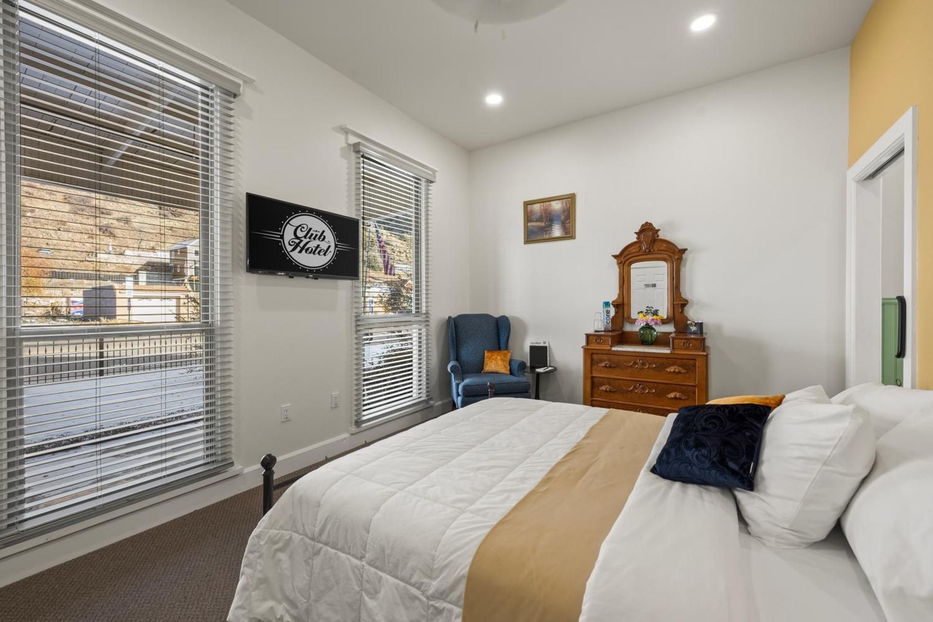 Queen Room - Disability Access