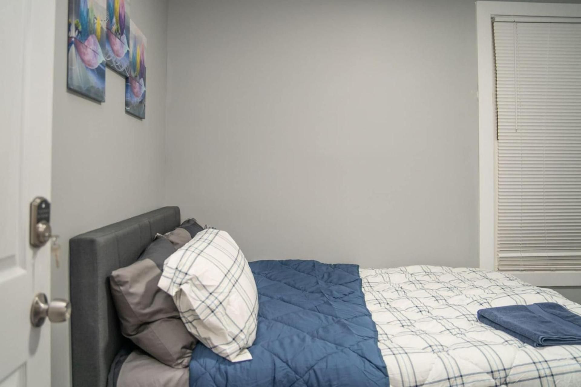 Standard Double Room with Shared Bathroom