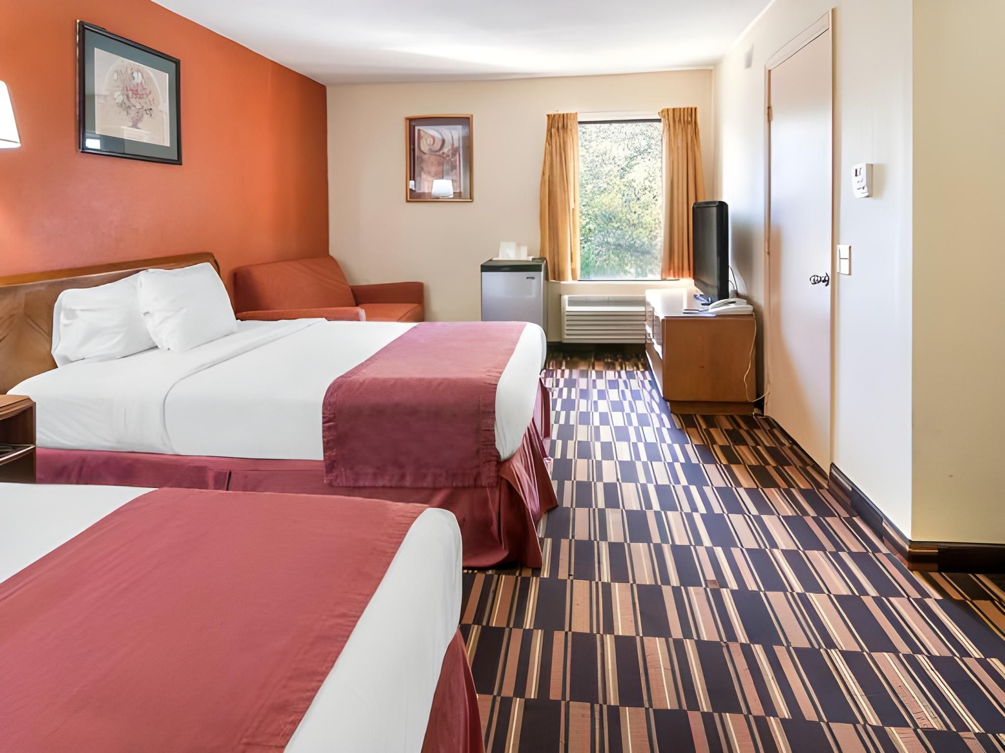 2 Double Beds Non Smoking