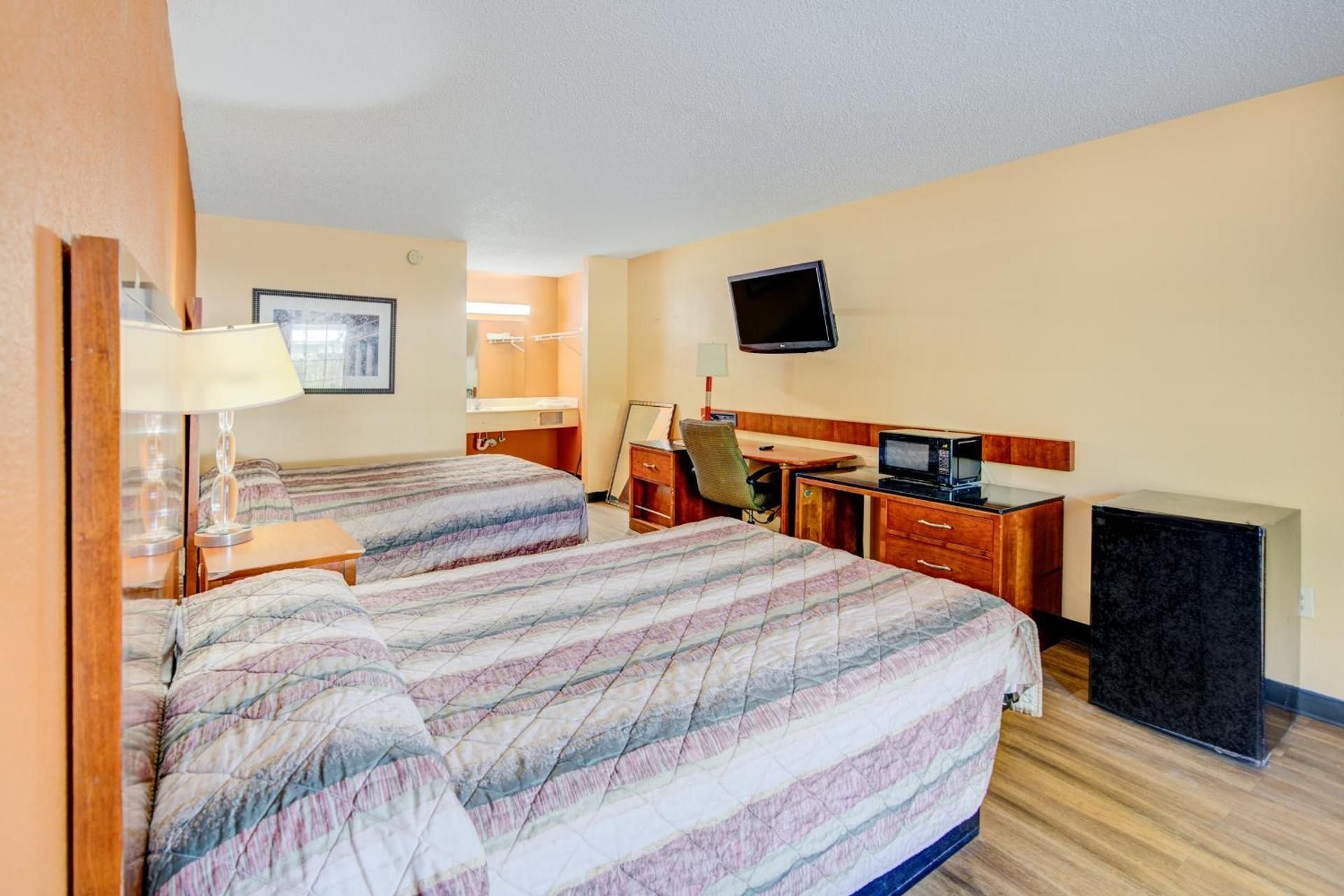 2 Full Beds Non-Smoking