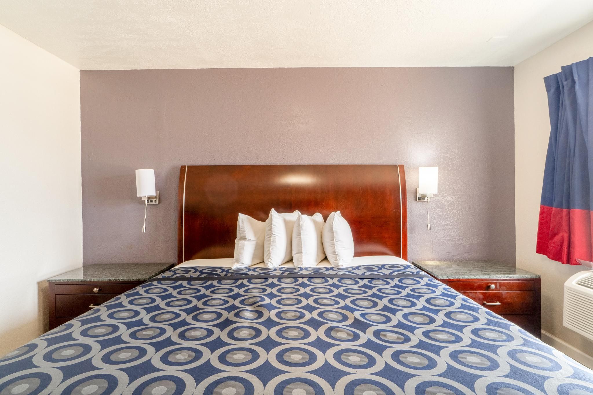 Economy Inn By OYO, Lamesa TX King Bed Non-Smoking 3