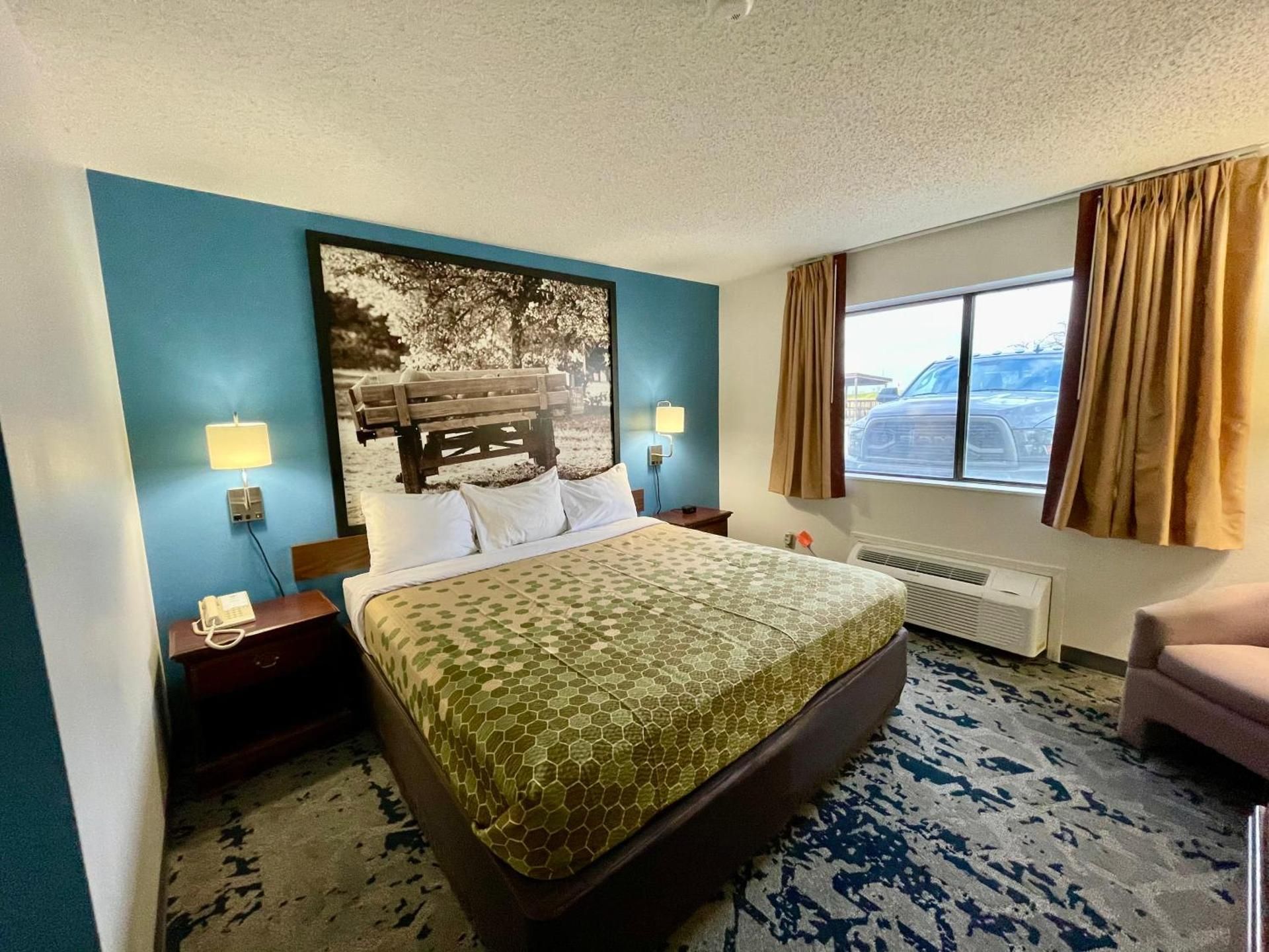King Room - Accessible/Non-Smoking