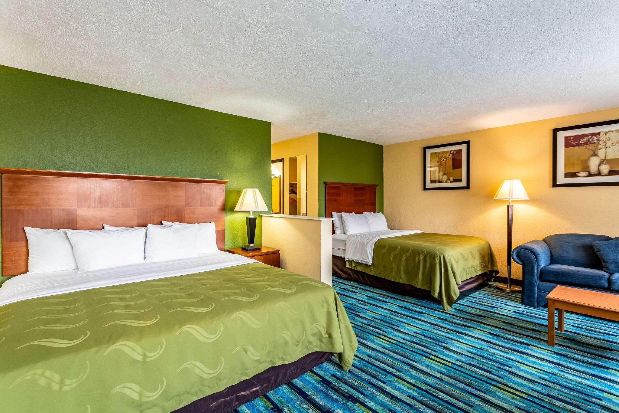 Quality Inn Los Lunas - Albuquerque South 1 King Bed, 1 Queen Bed, Efficiency, Suite, Nonsmoking, Upgrade 2