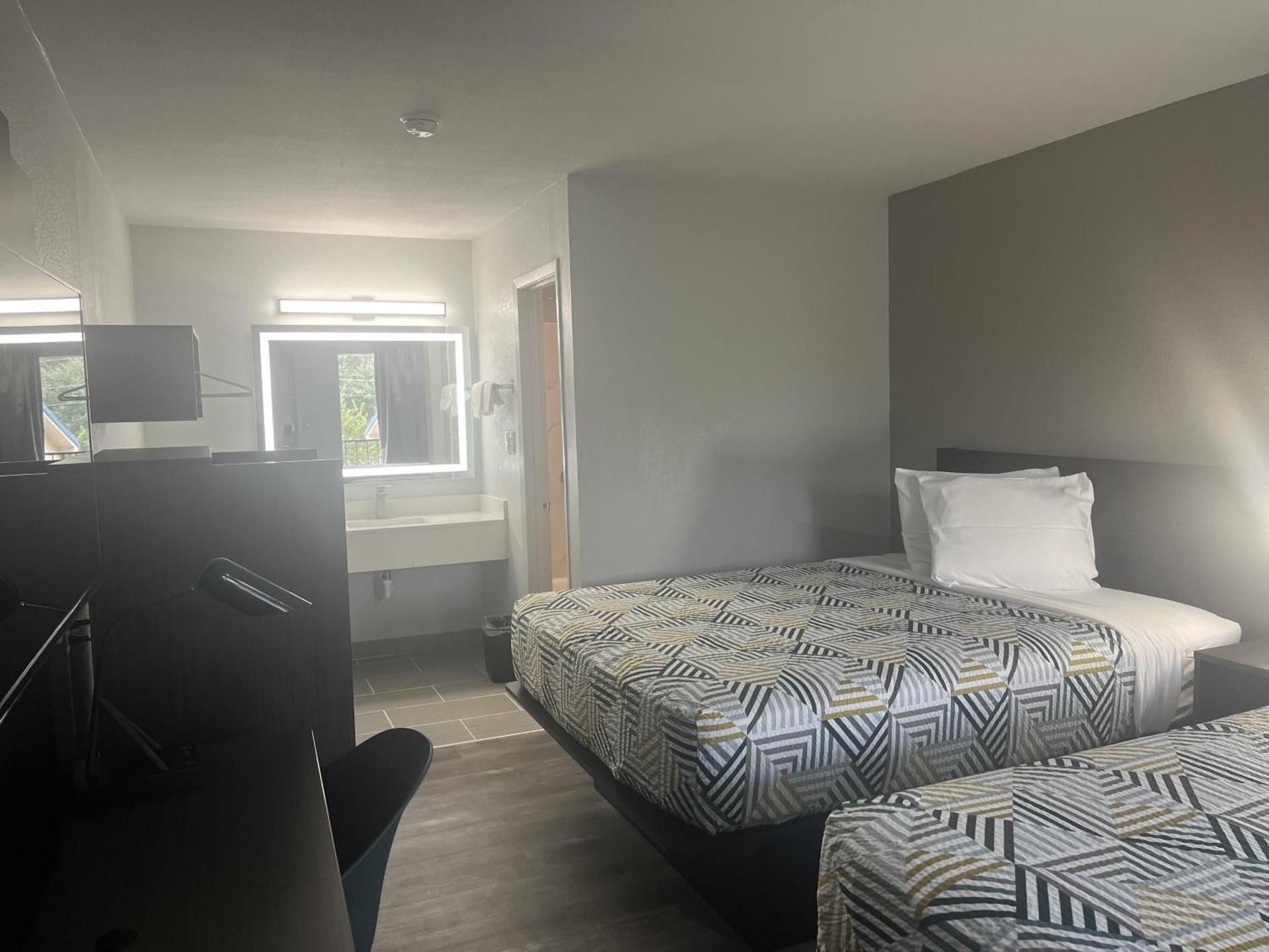 Motel 6 McComb, MS Queen Room with Two Queen Beds - Disability Access 2