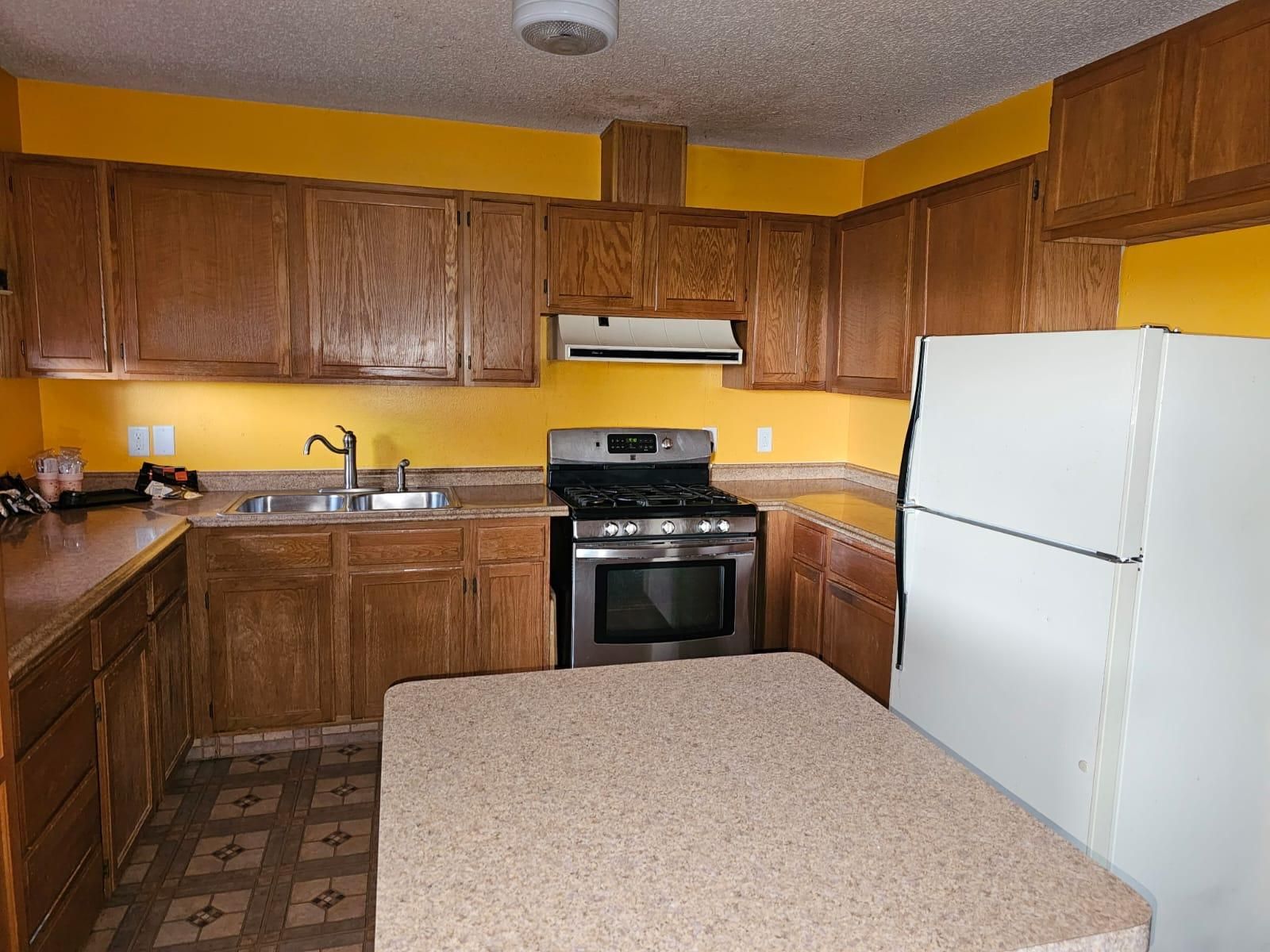 3 Queen Beds with Kitchenette