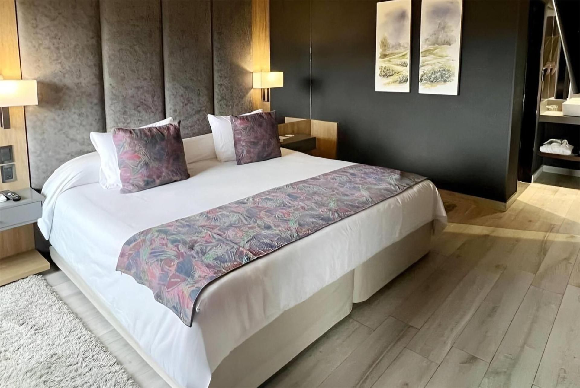 King Bed, Executive Suite, Non-Smoking