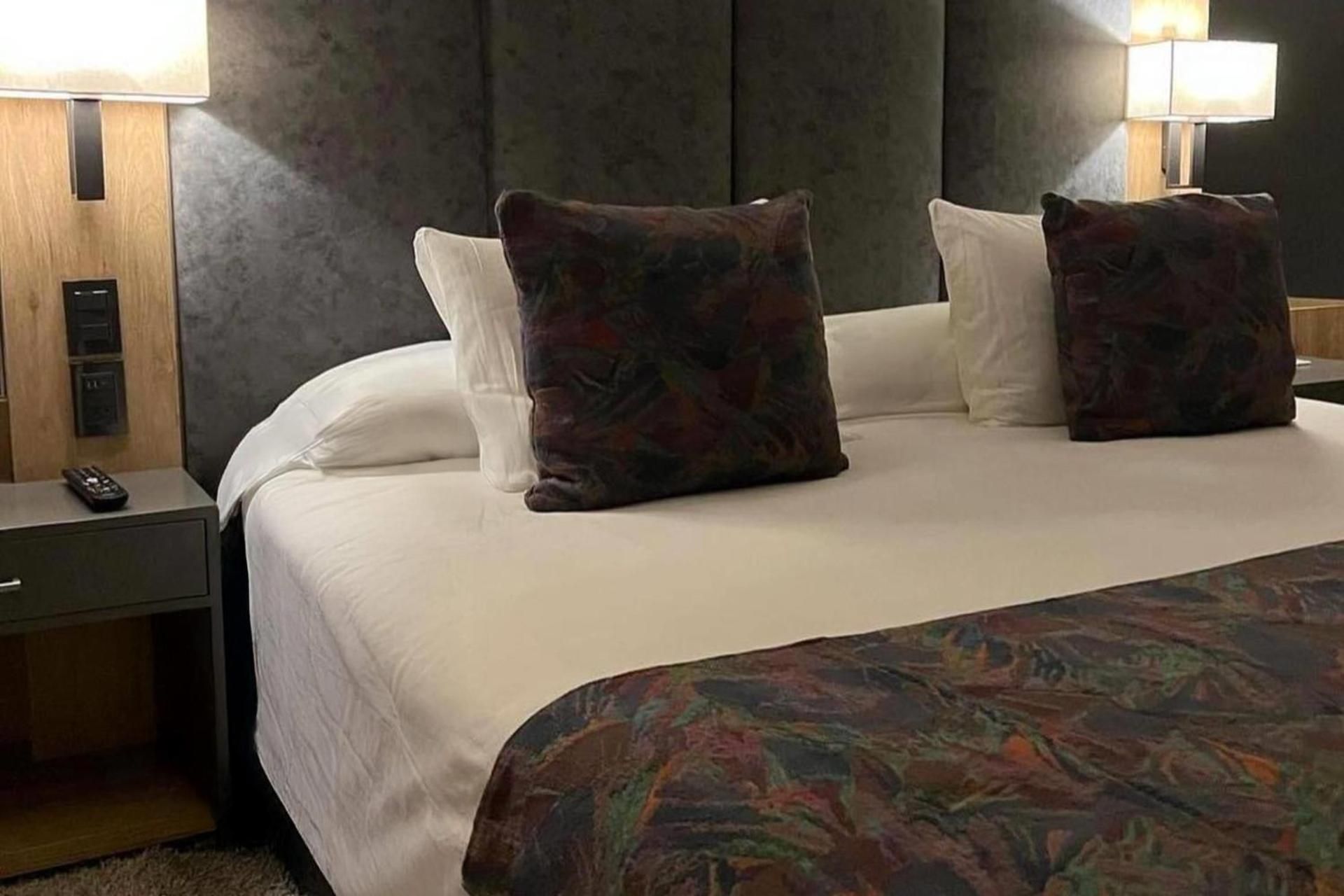 King Bed, Executive Suite, Non-Smoking