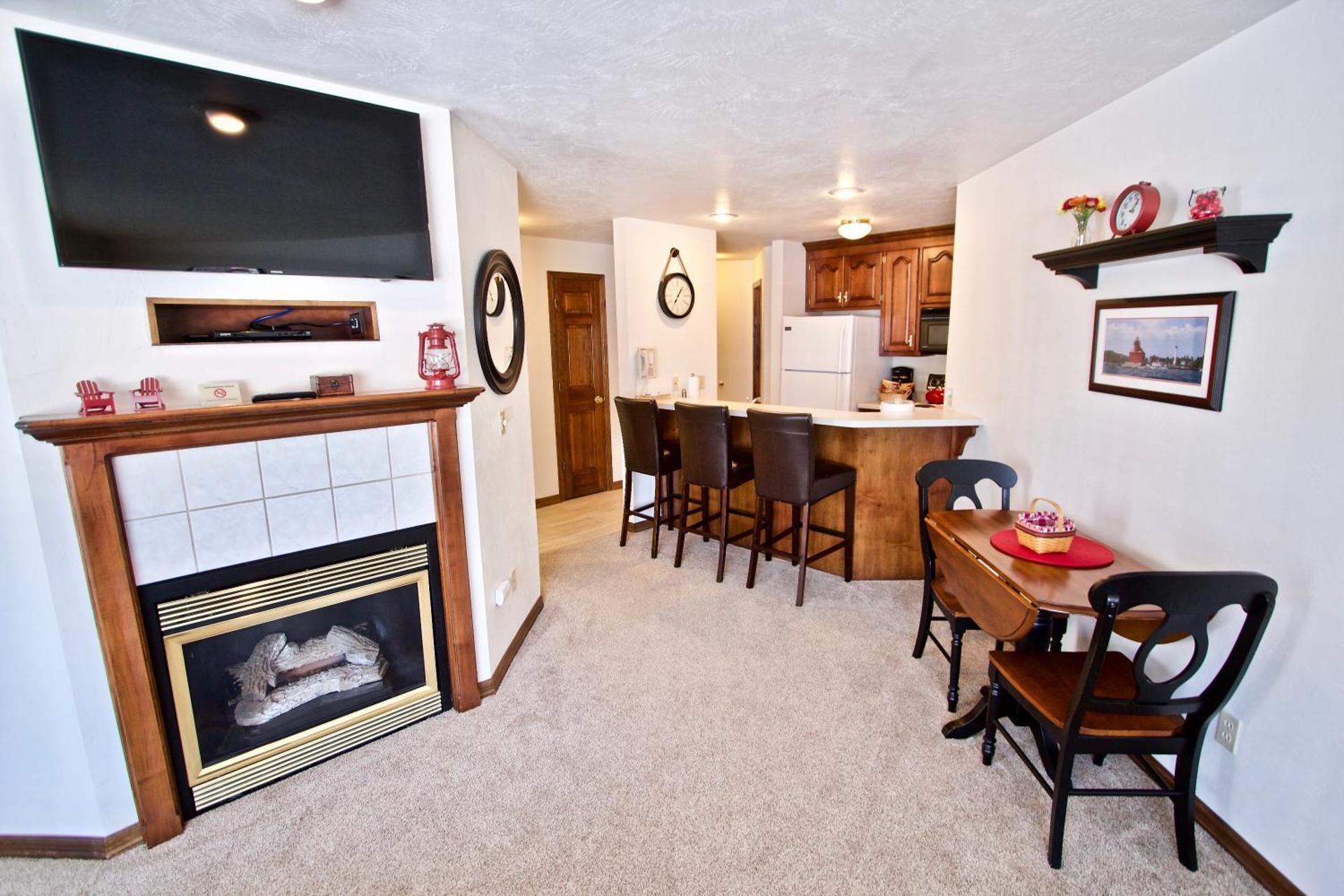 Deluxe Queen Suite