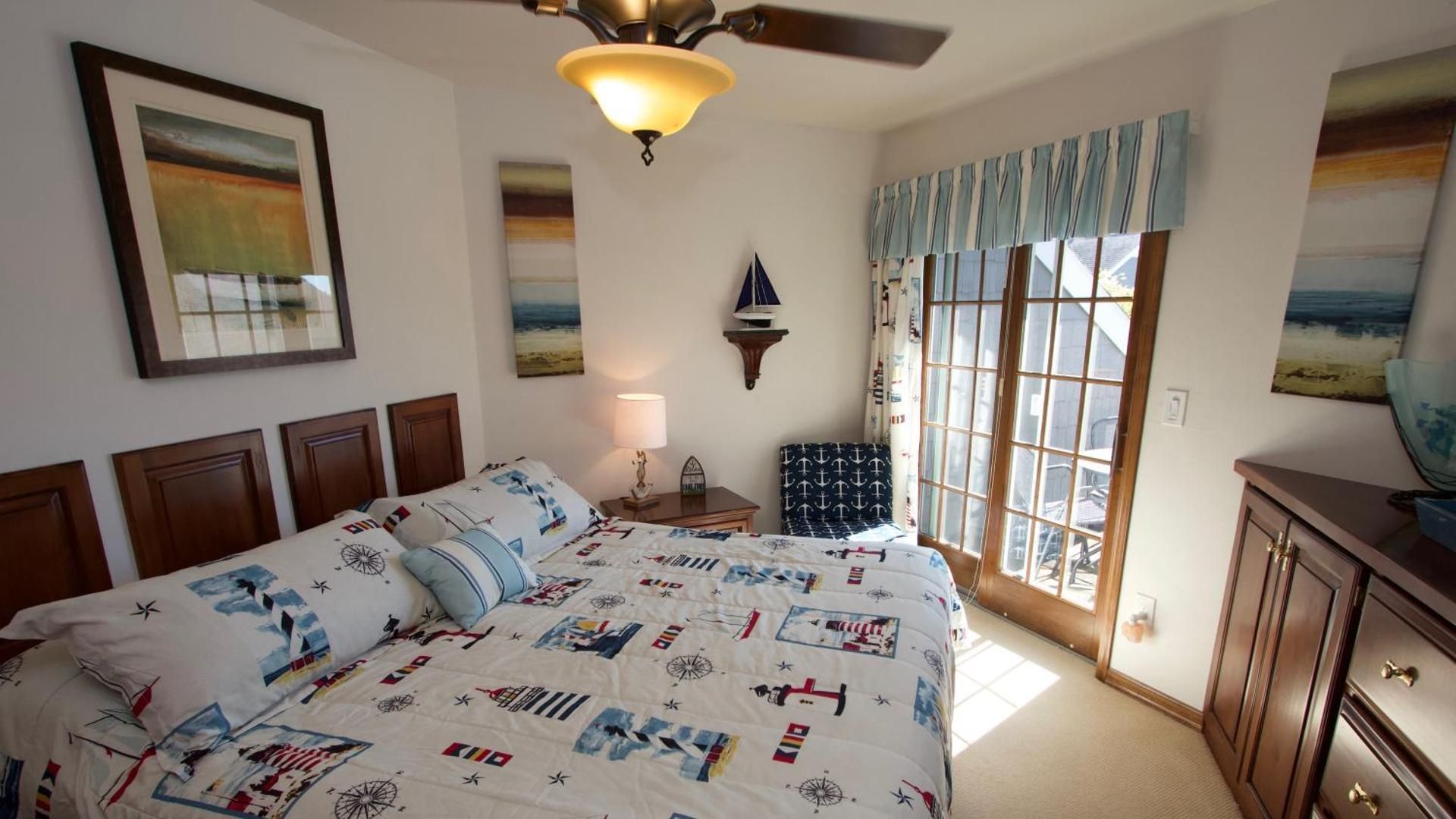 King Suite with Pool View