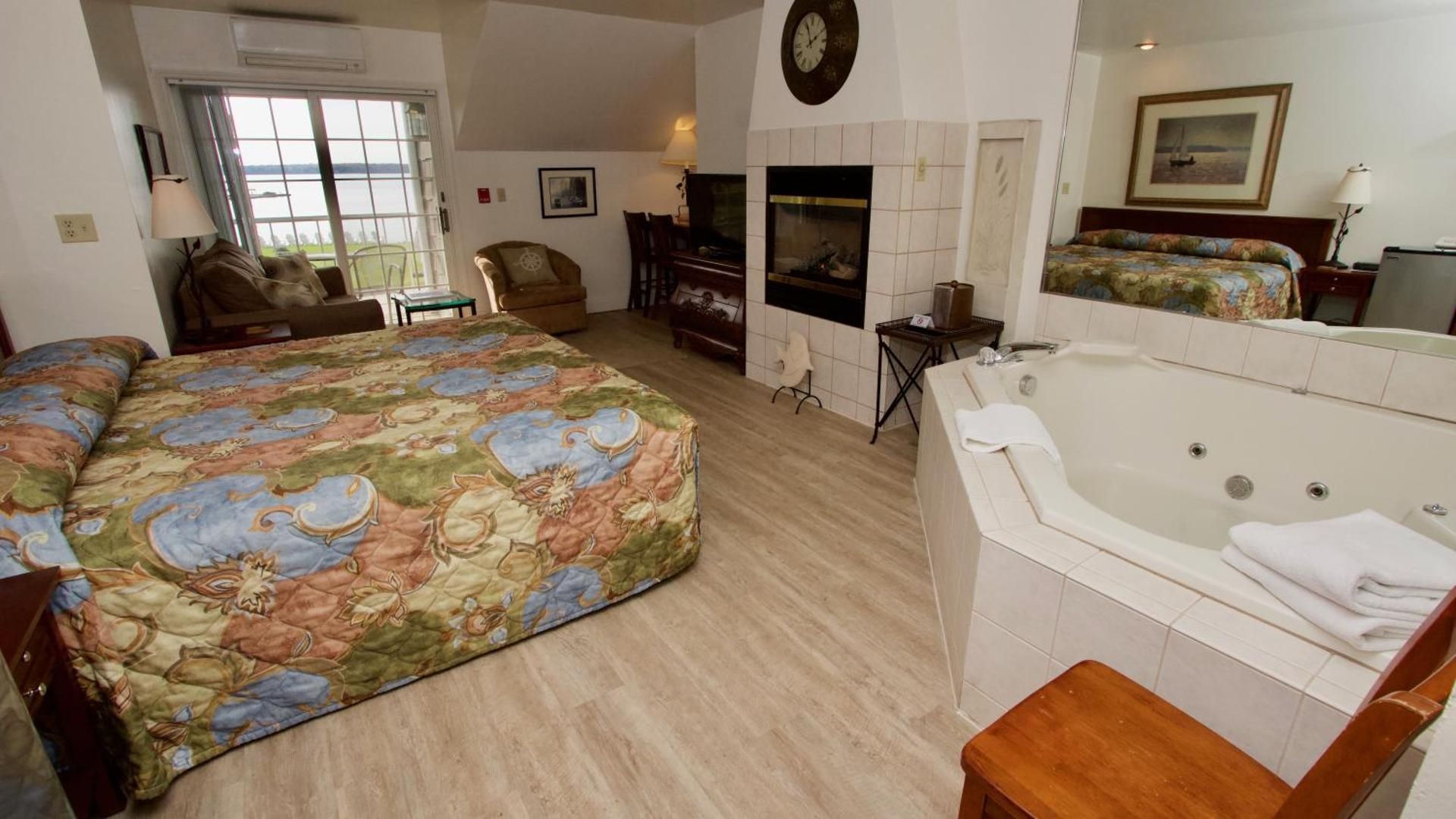 King Room with Spa Bath