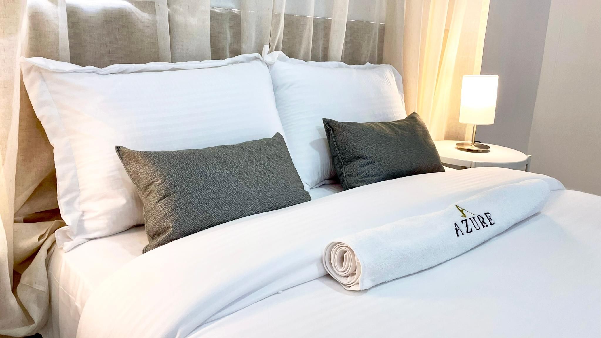 Apartment 402 with Balcony