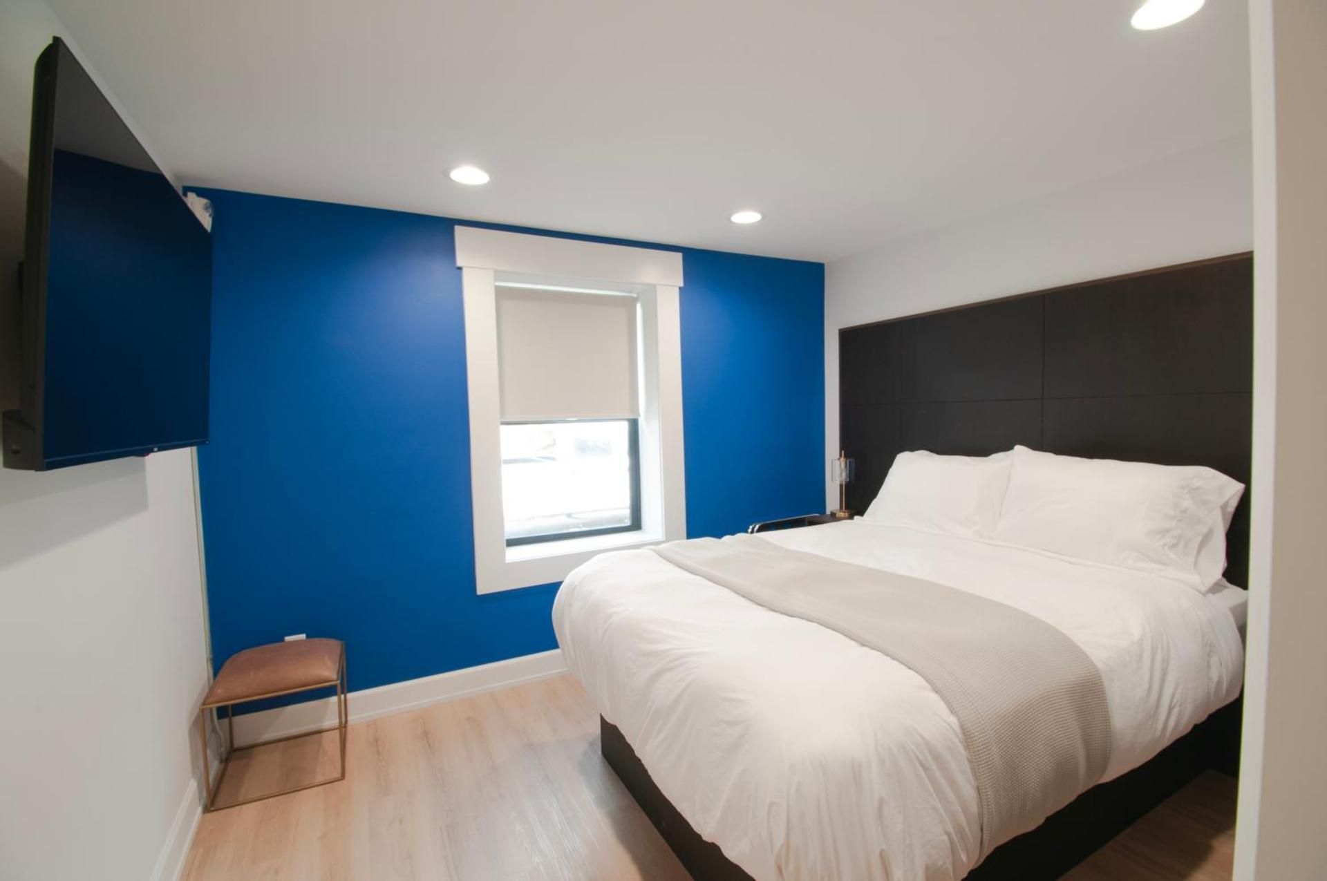 Queen Room