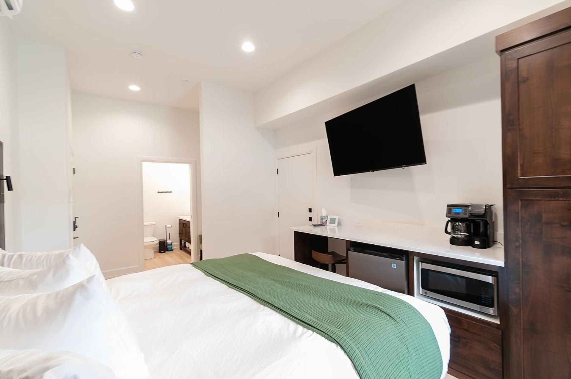 Deluxe King Room