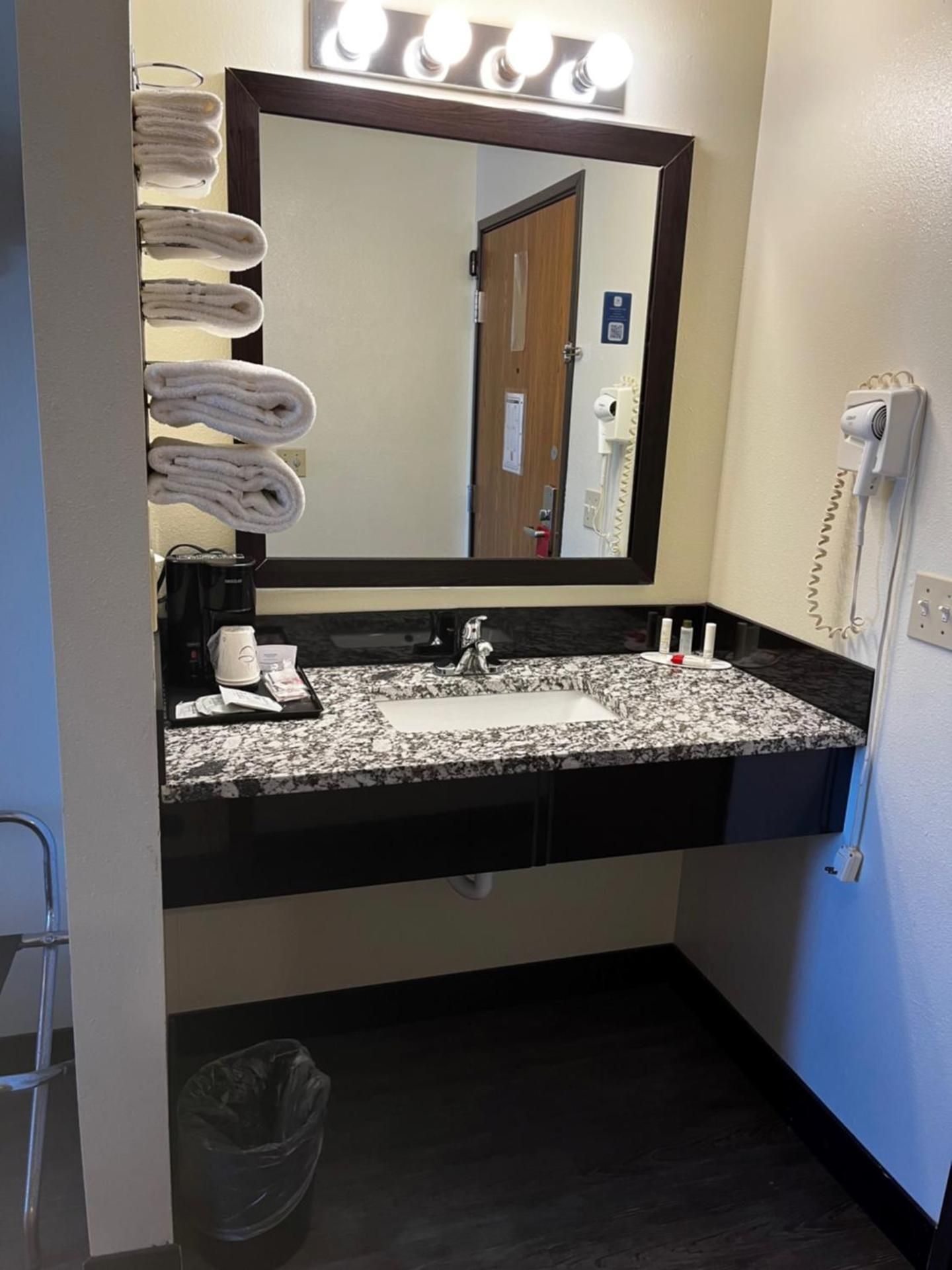 1 Queen Bed Non-Smoking