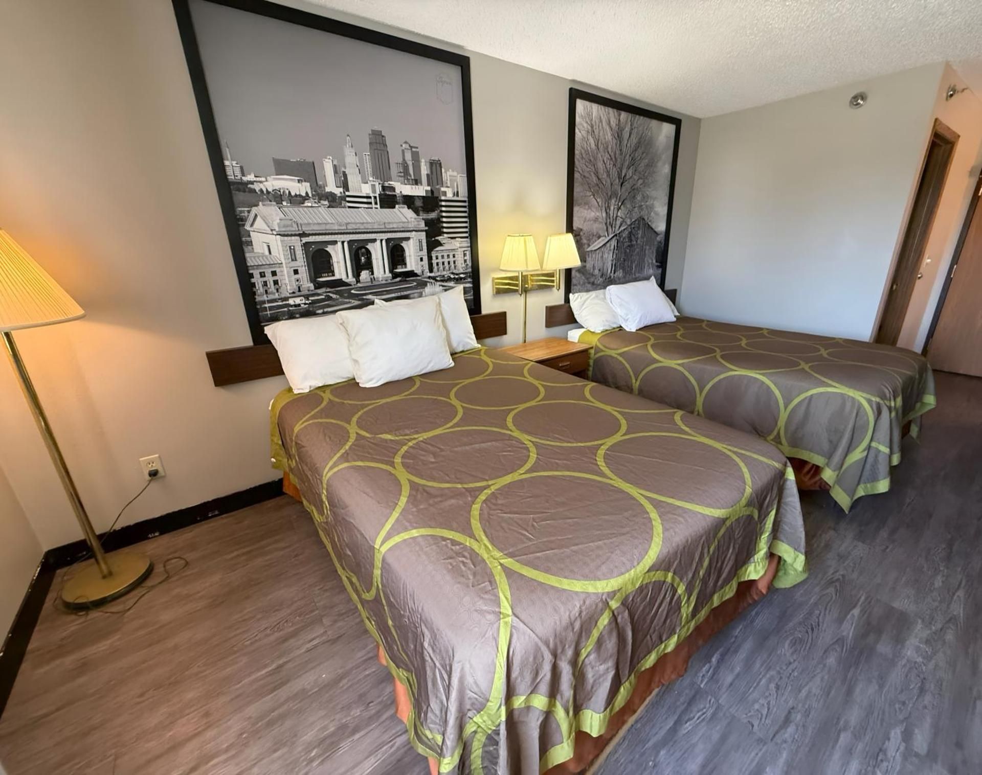 Super 8 by Wyndham Smithville/Kansas City 2 Double Beds Non-Smoking 3