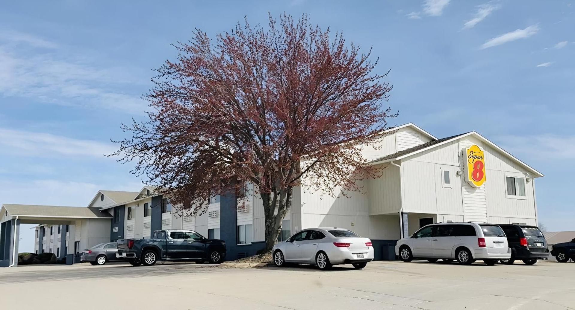 Super 8 by Wyndham Smithville/Kansas City 1 Queen Bed Accessible Room Non-Smoking 3