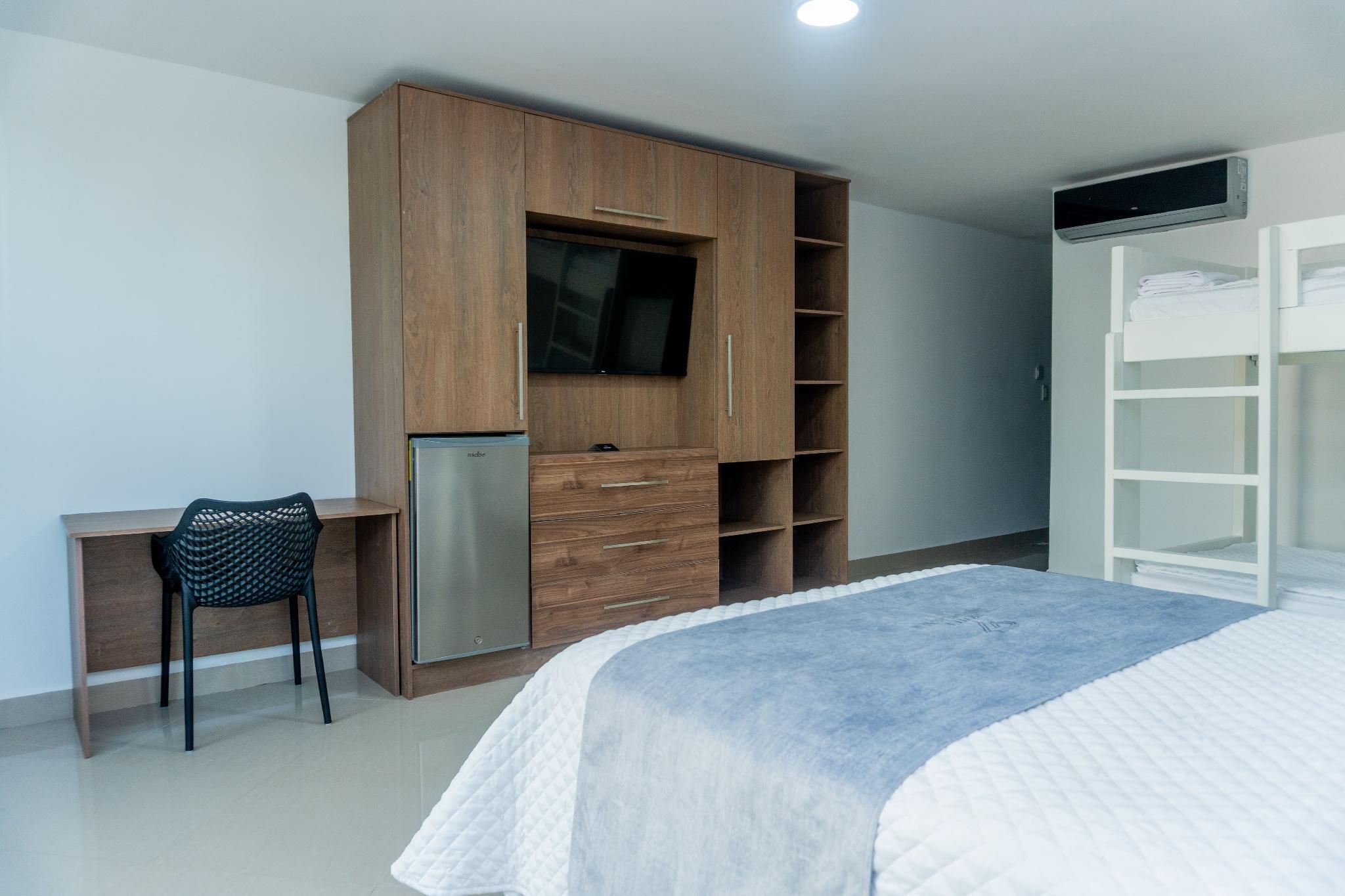 Green Platinum Hotel Triple Room 3