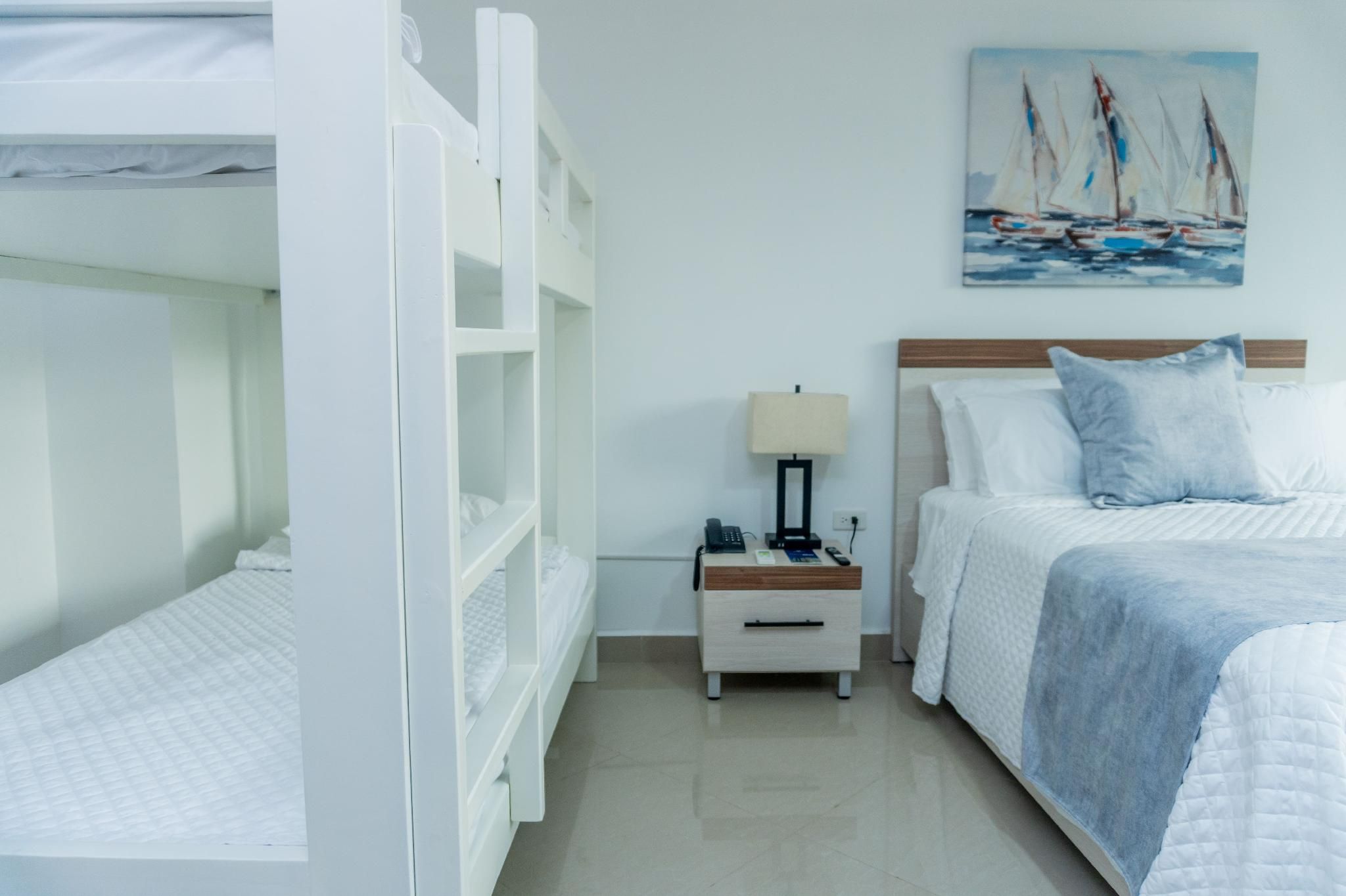 Green Platinum Hotel Triple Room 2