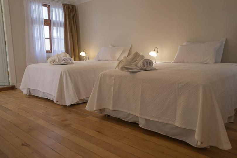 Twin Room with Private Bathroom