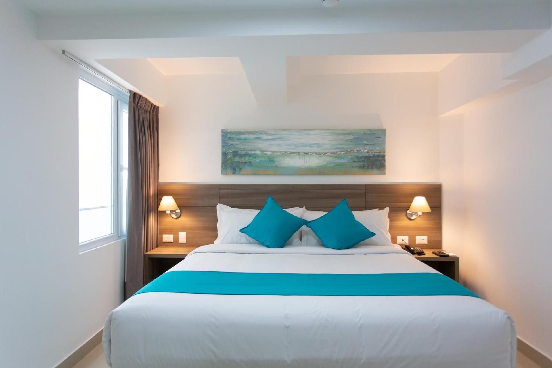 1 King Bed, Deluxe Suite, Non-Smoking