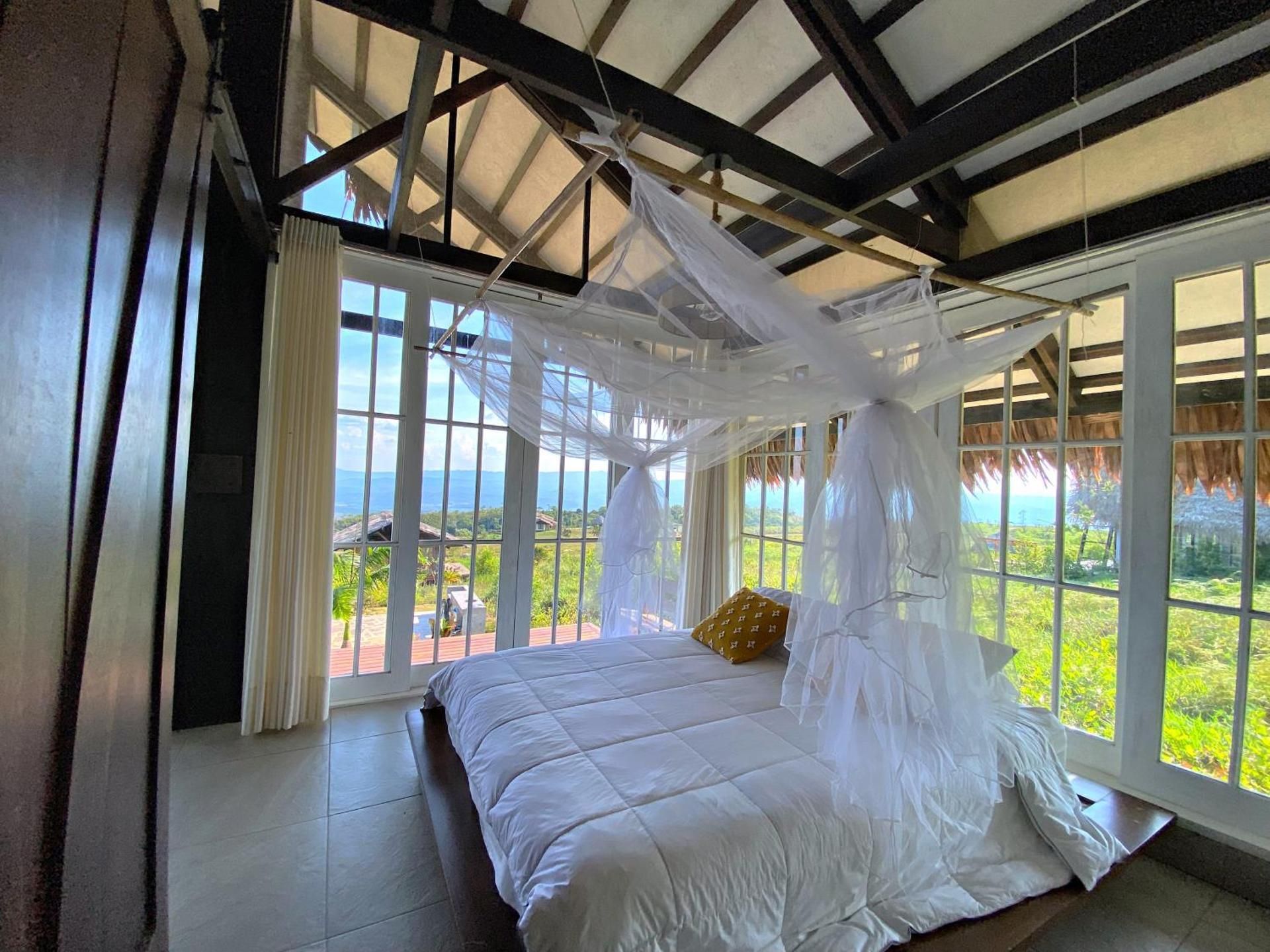 Villa with Garden View