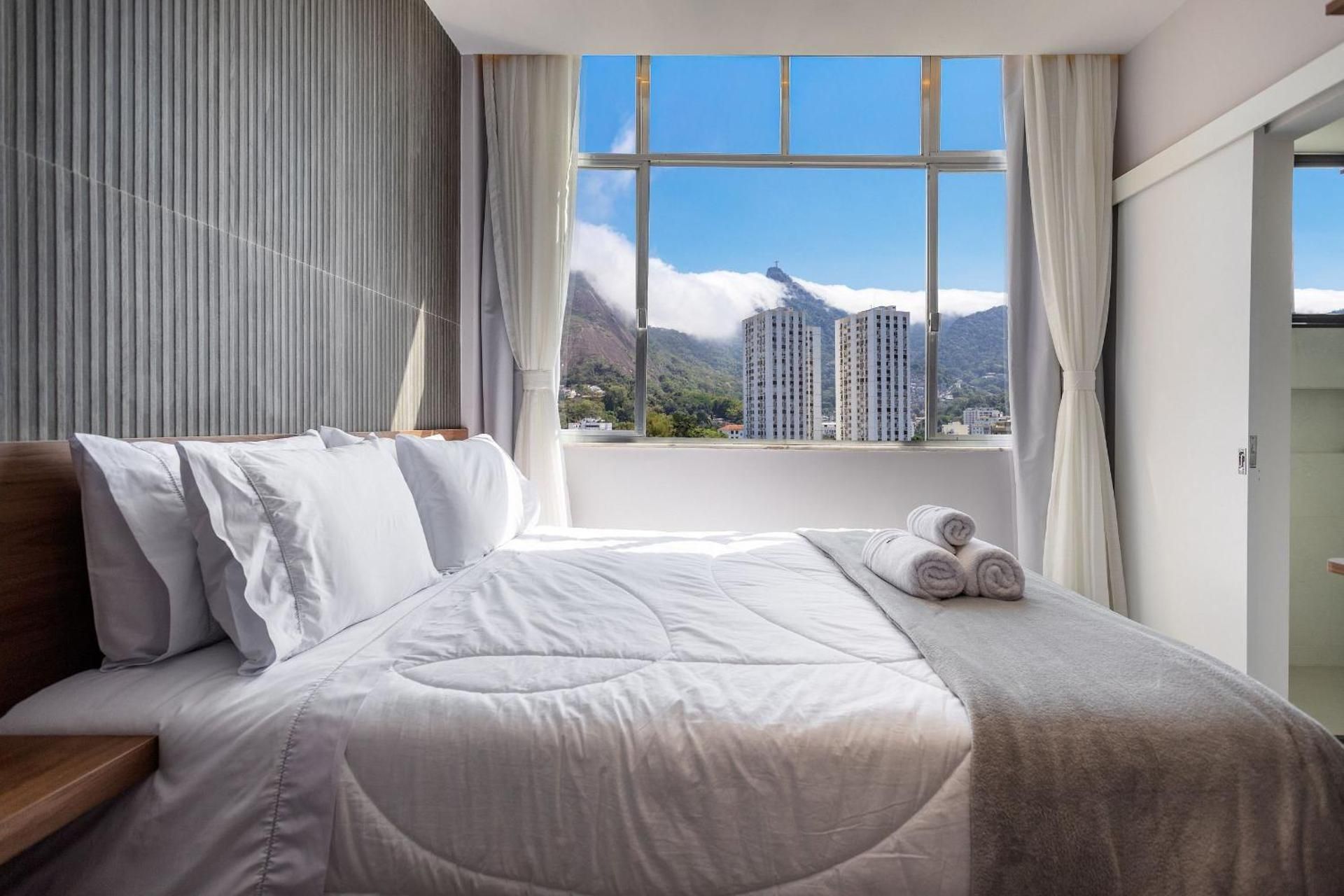 Apartment with City View