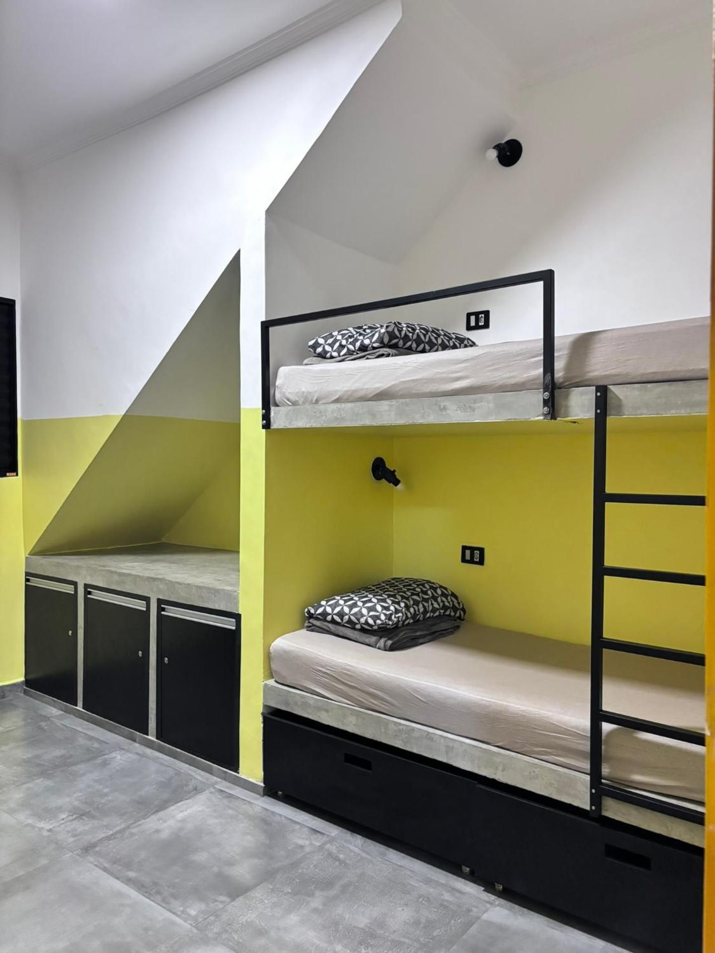 Bed in 4-Bed Mixed Dormitory Room