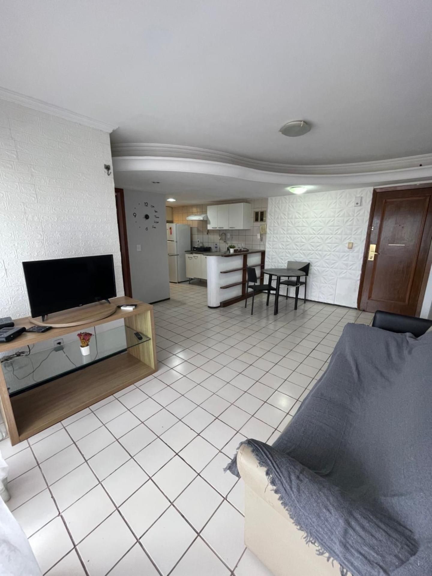 One-Bedroom Apartment With City View