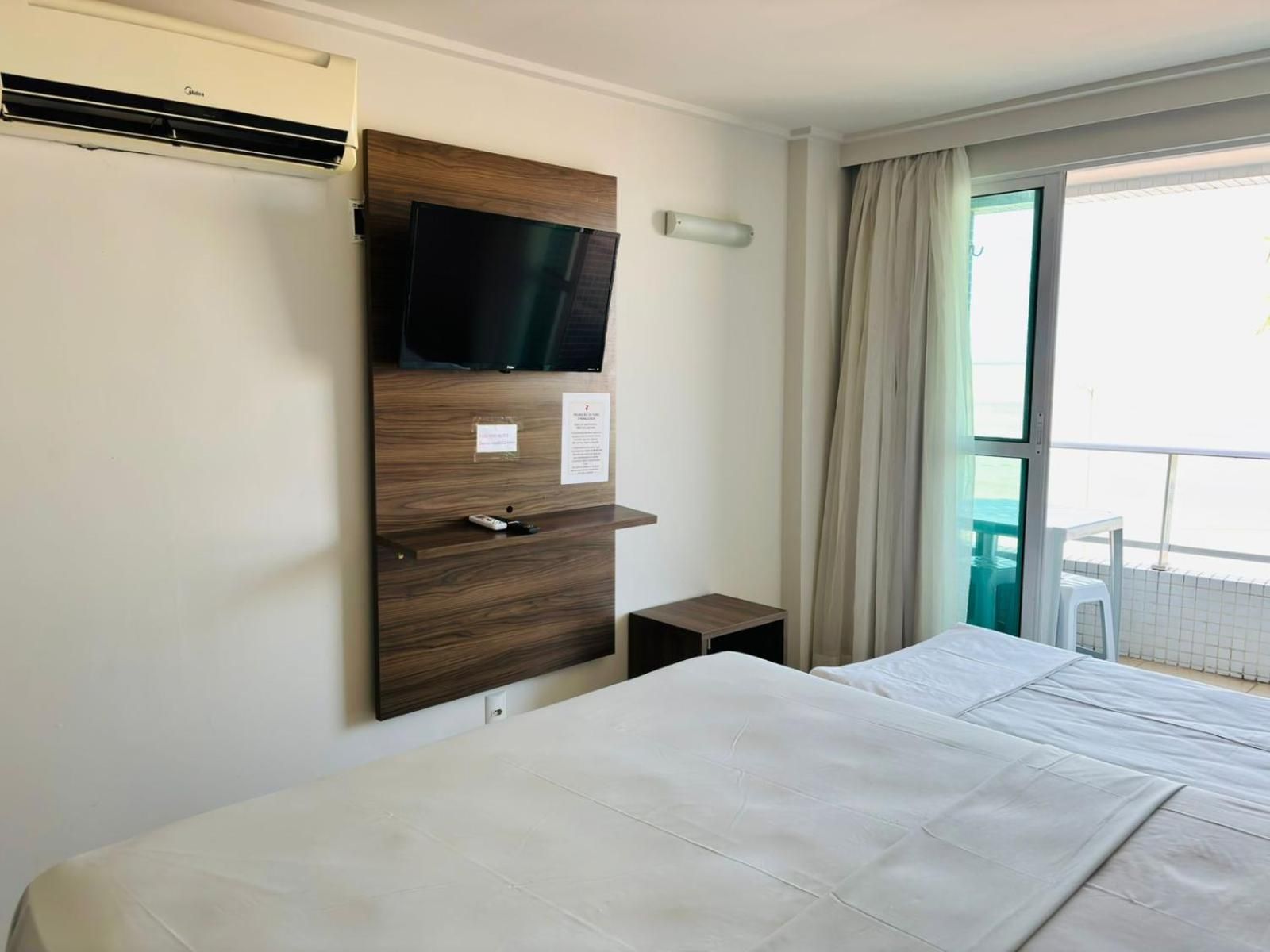 One-Bedroom Apartment with Sea View and Balcony
