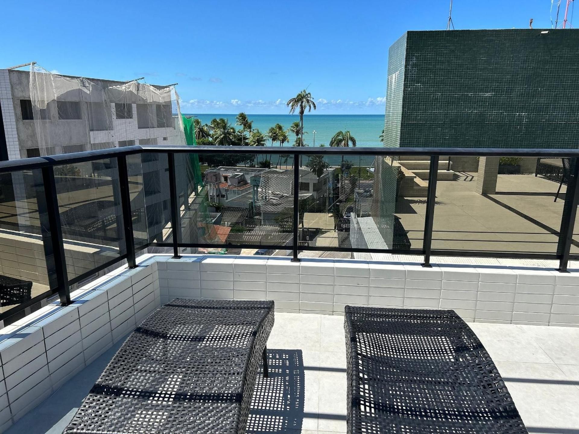 Deluxe One-Bedroom Apartment