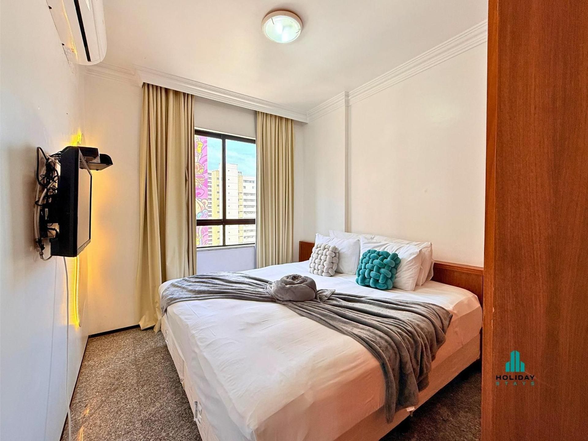 One-Bedroom Apartment With City View