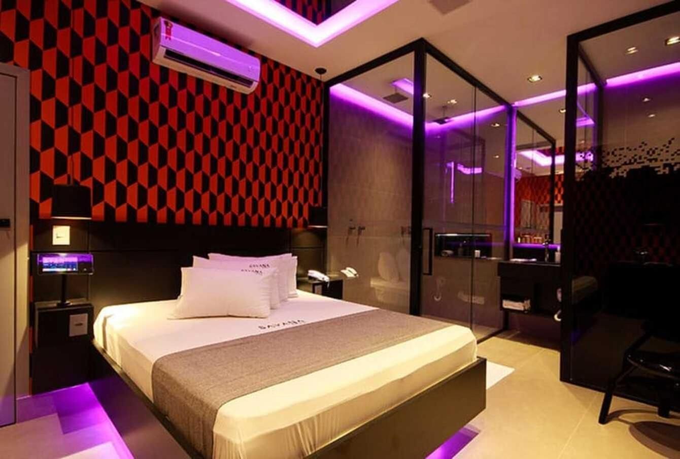 Deluxe King Suite