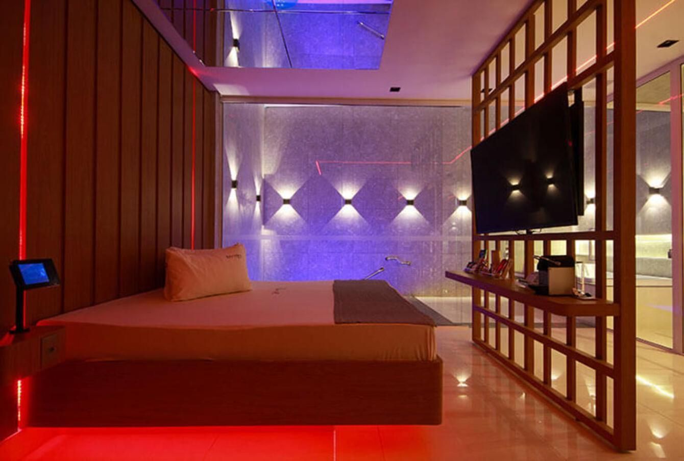Suite with Private Pool