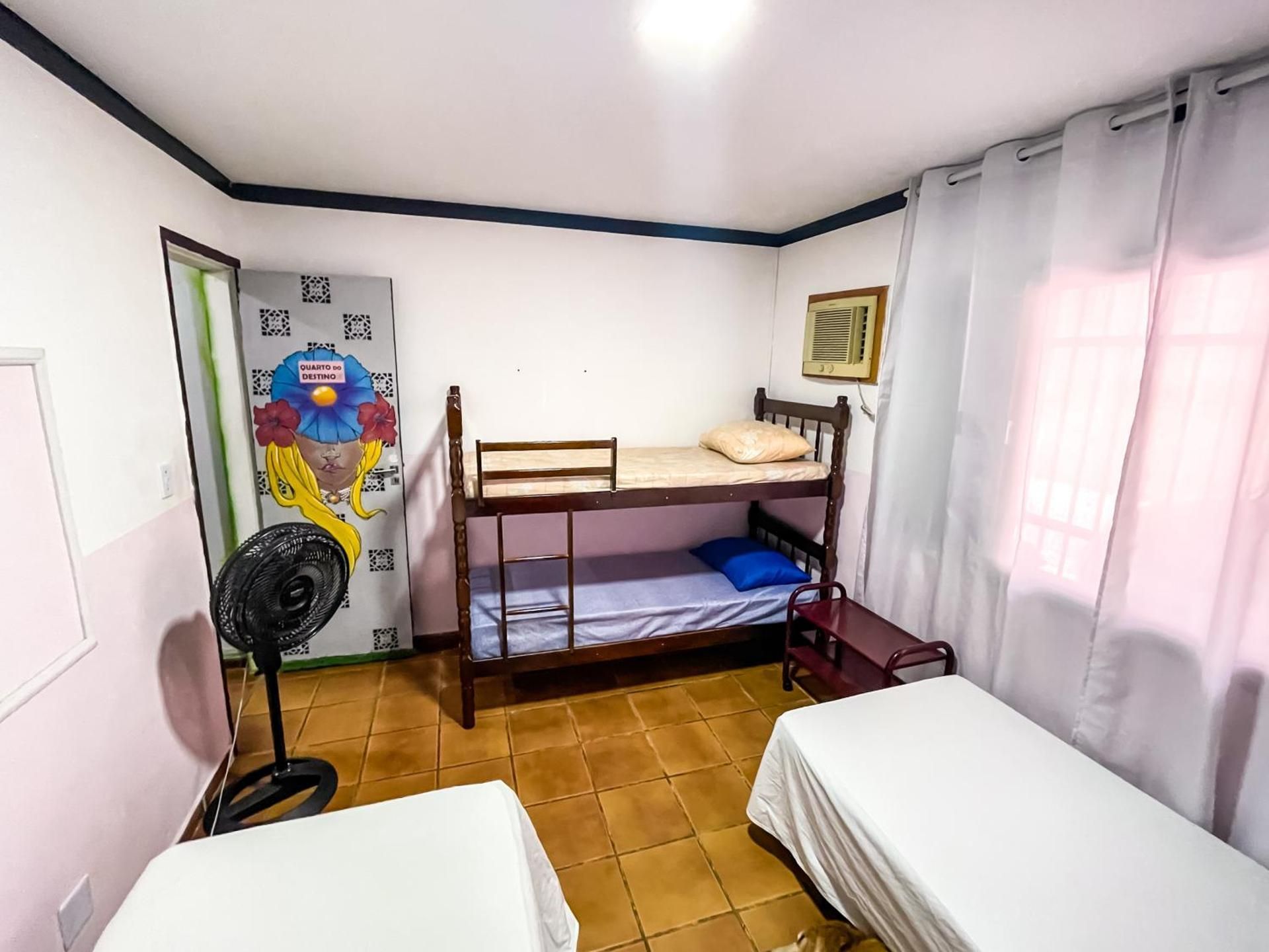 Toca da Mona Roots Hostel