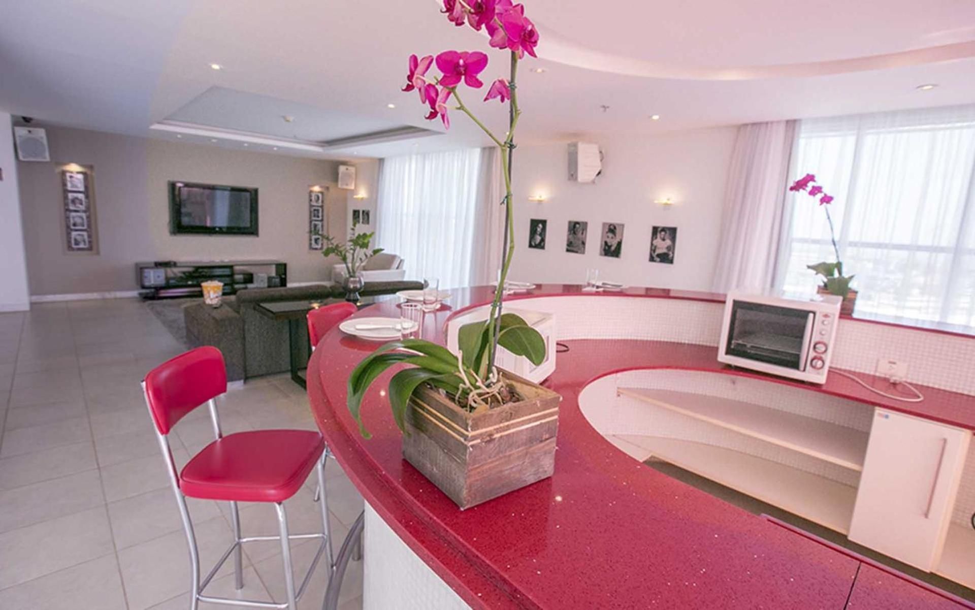 Deluxe One-Bedroom Apartment with City View