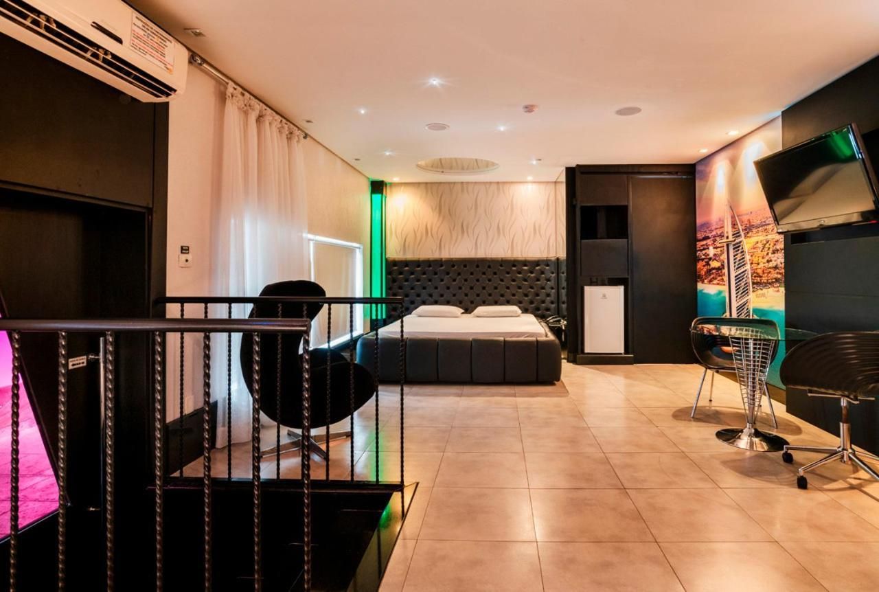 Deluxe Suite with Spa Bath