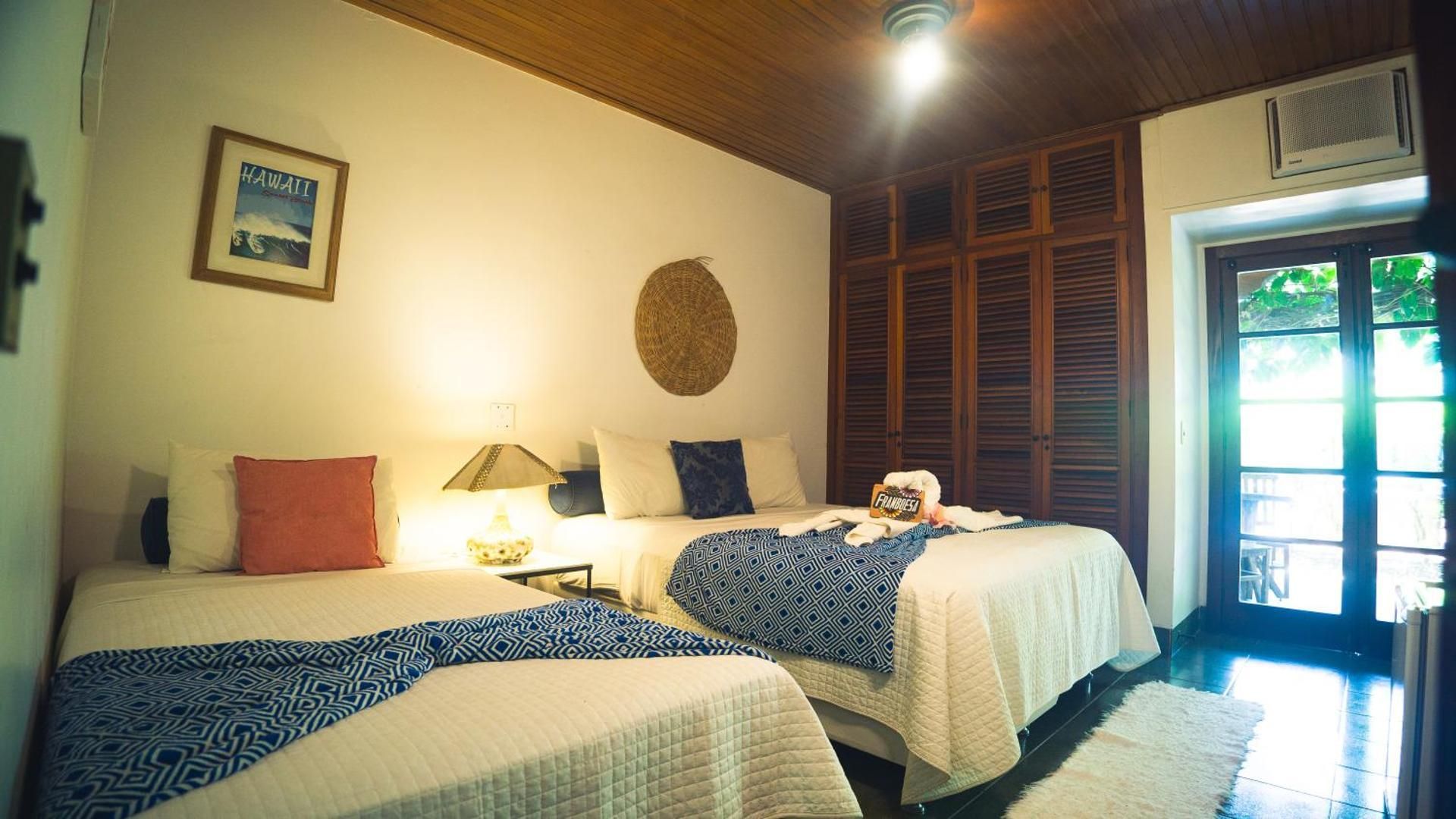 Queen Suite with Pool View