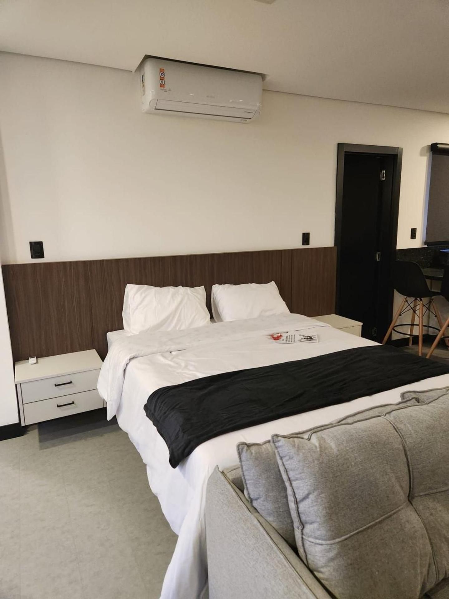 Superior One-Bedroom Apartment