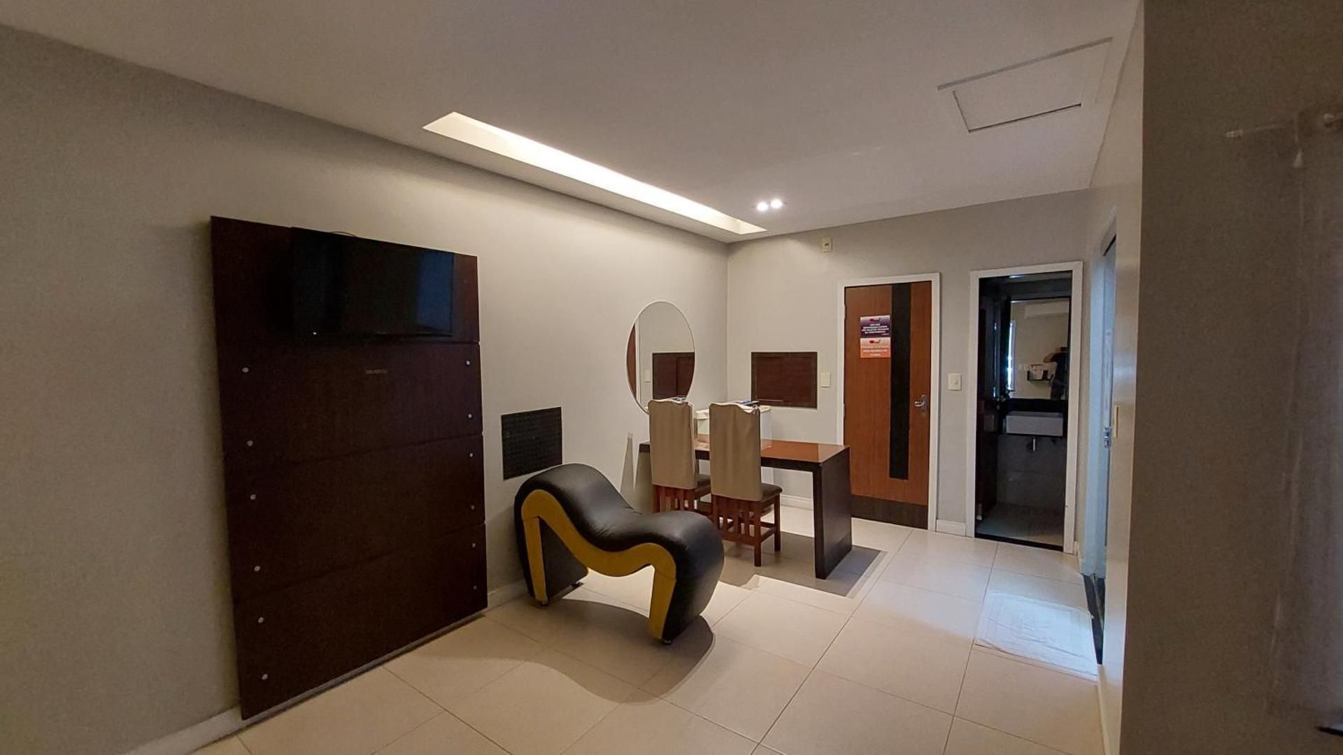 Deluxe Suite with Spa Bath
