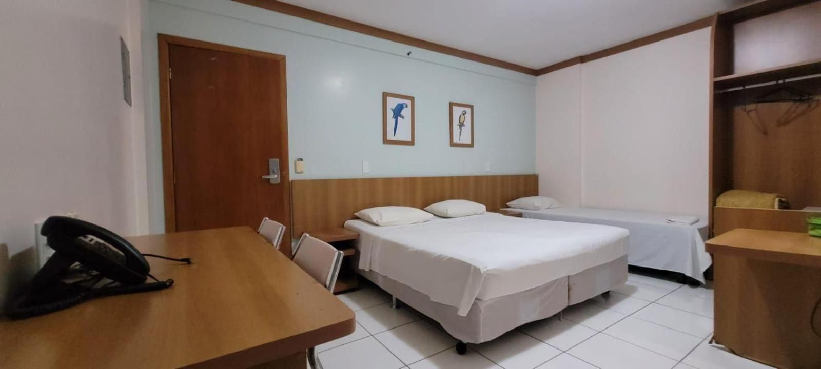 Queen Suite with Pool View