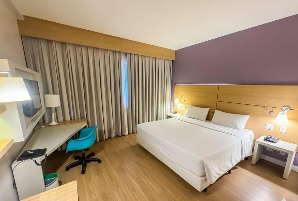 One-Bedroom Deluxe Apartment