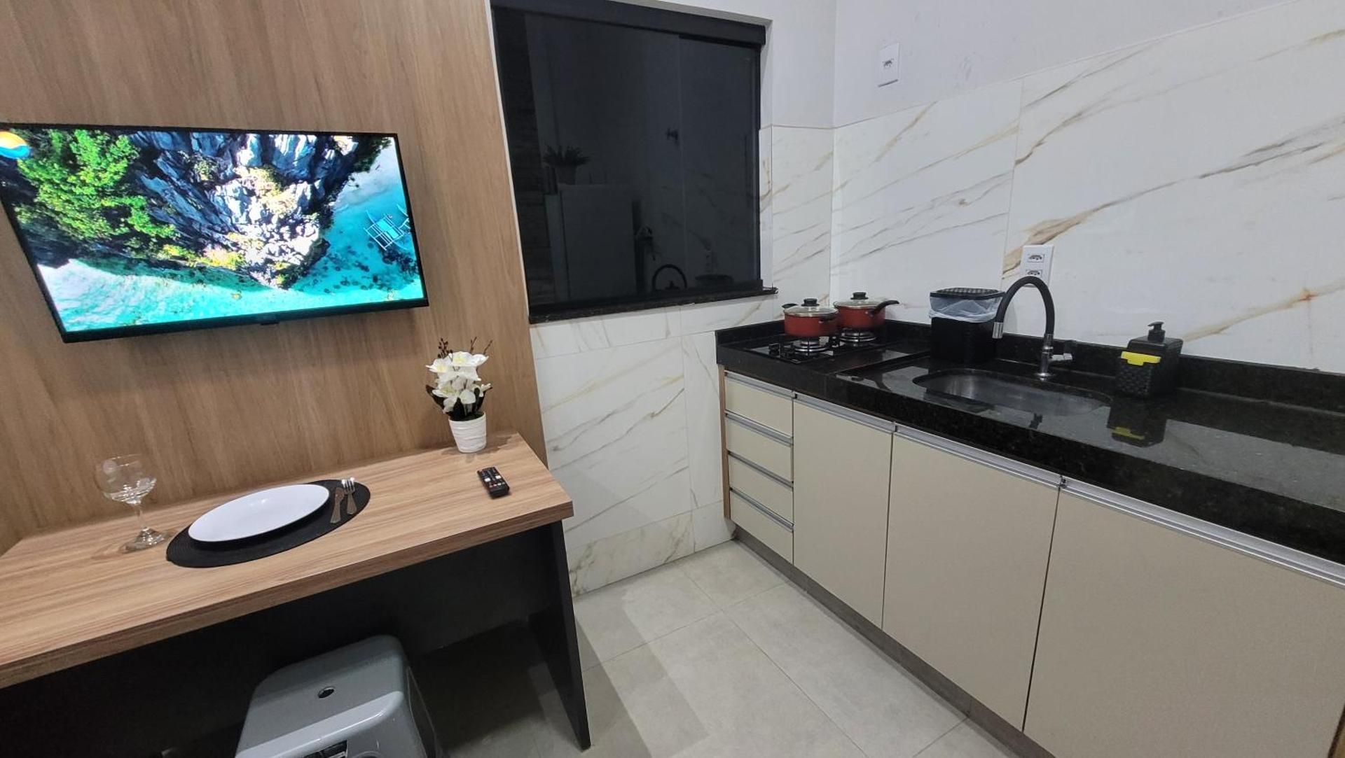 Deluxe One-Bedroom Apartment
