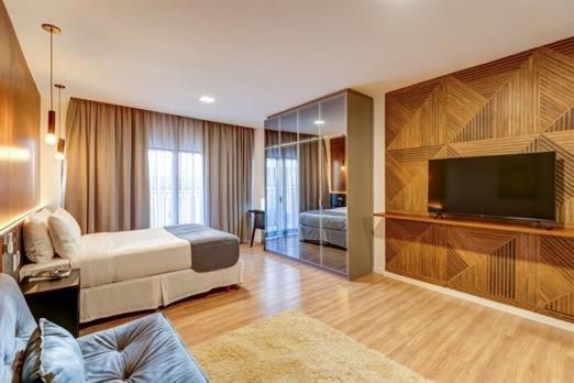 Suite with Mountain View