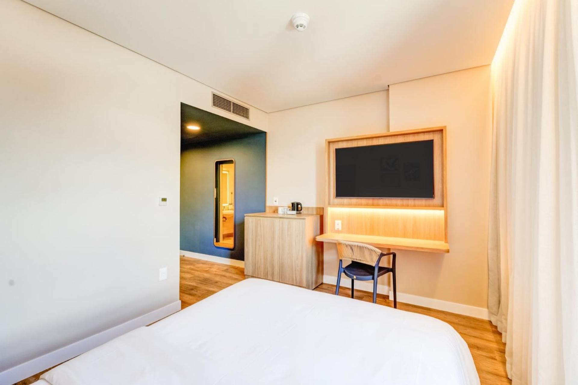 King Room - Non-Smoking
