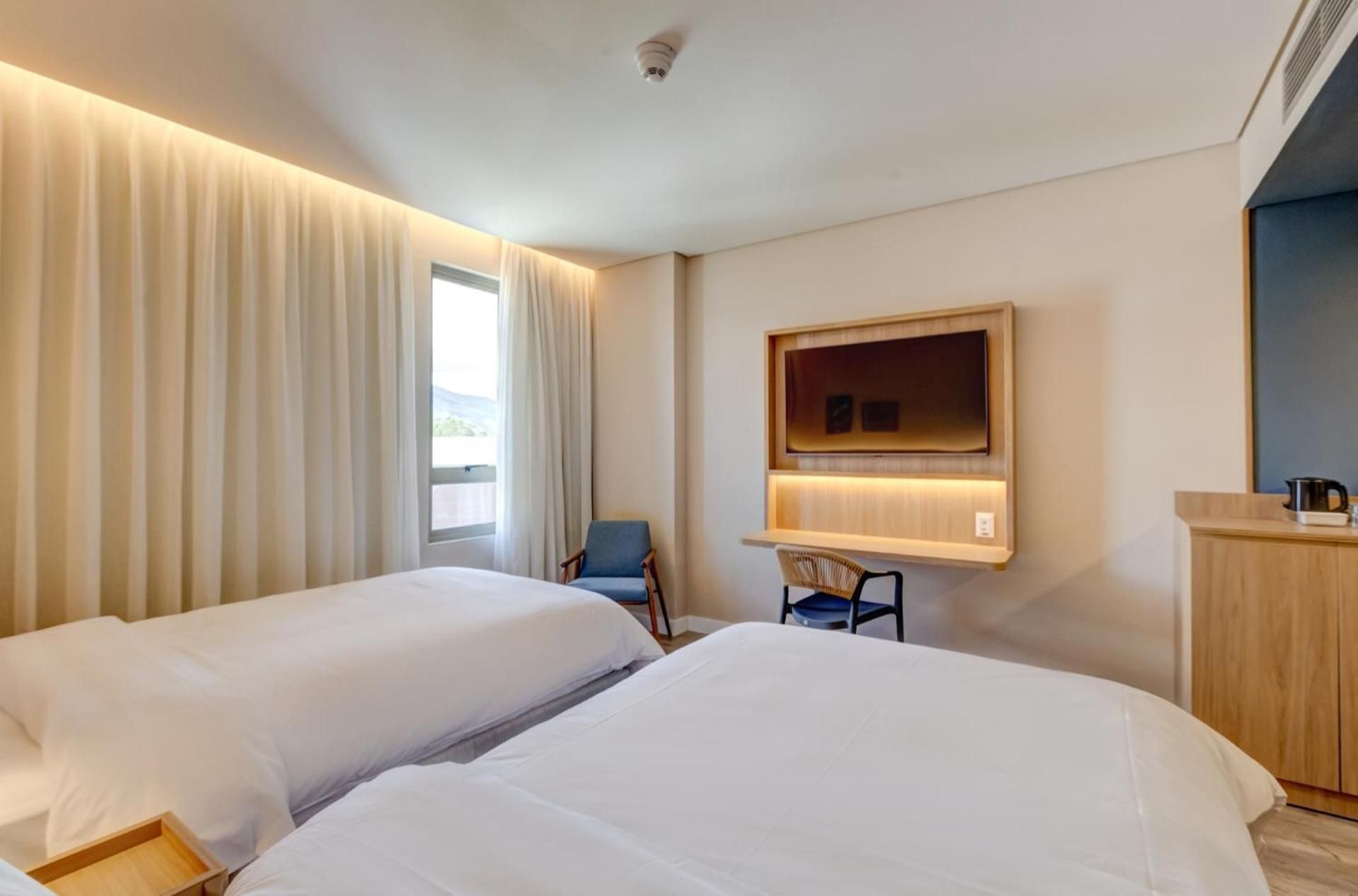 Twin Room - Non-Smoking