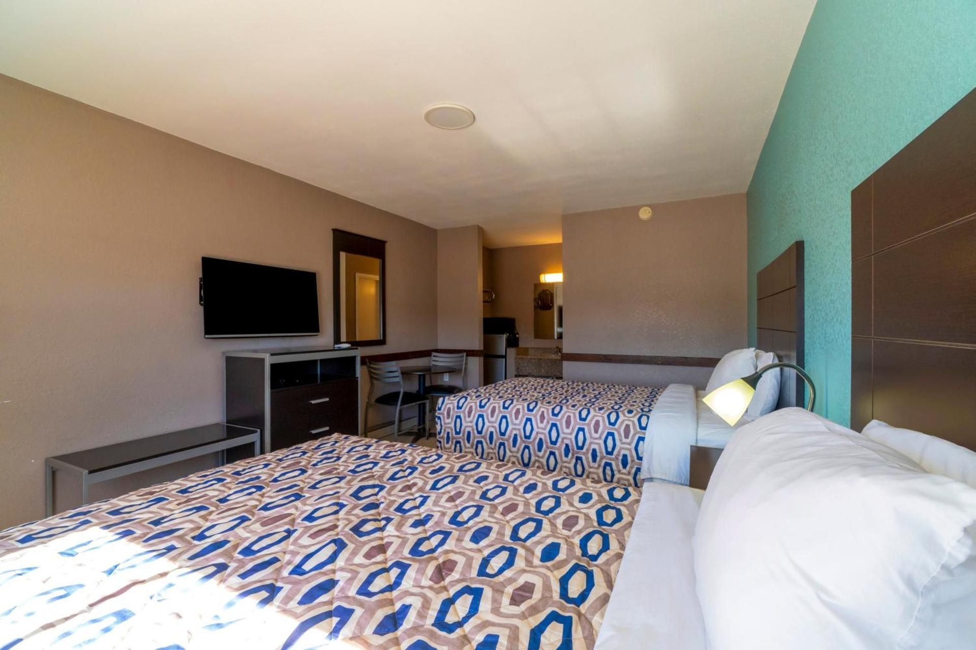 Woodfield Inn & Suites Hotel O, Yoakum TX 111 2 Full Bed Smoking 2