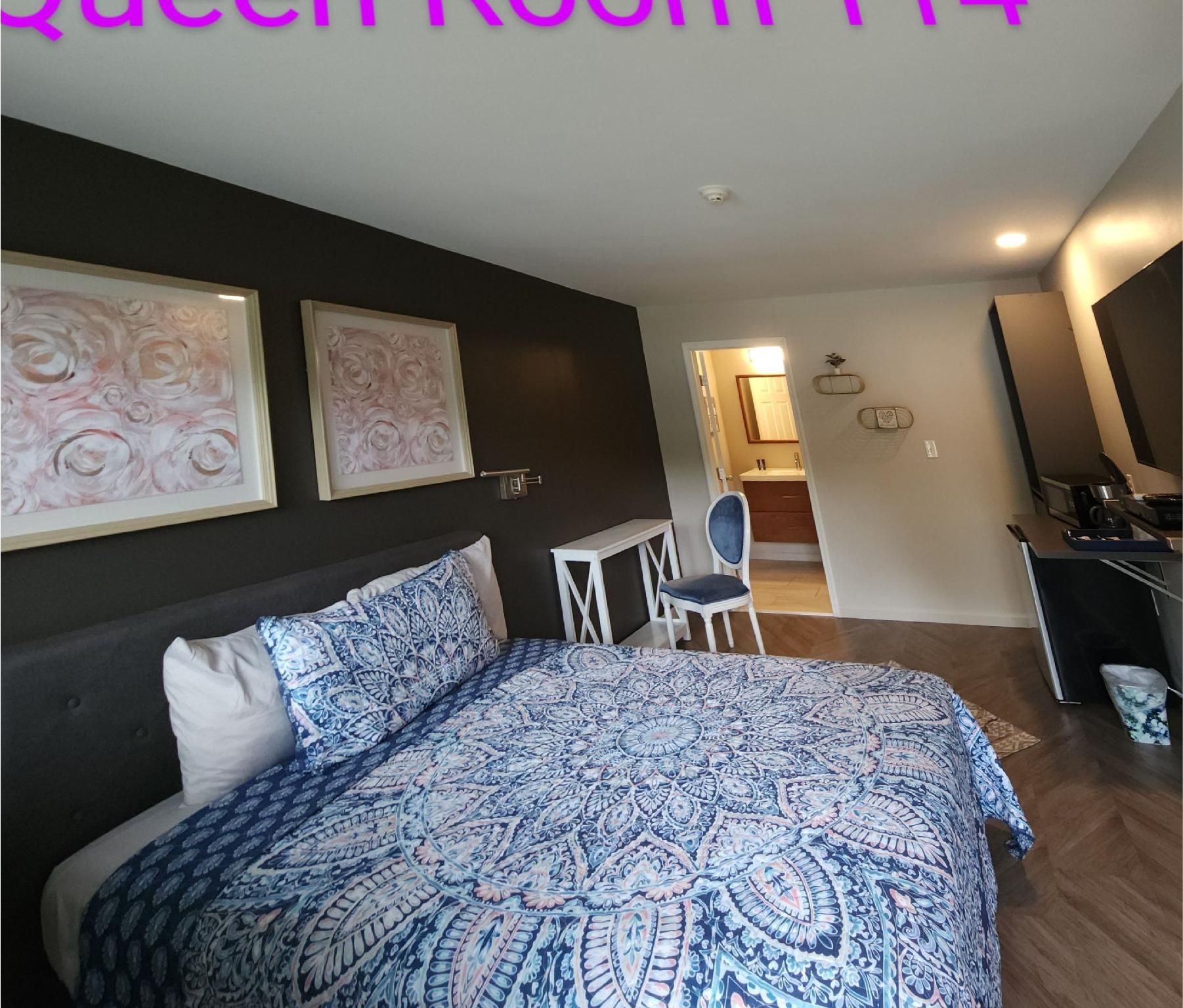 Deluxe Queen Bed