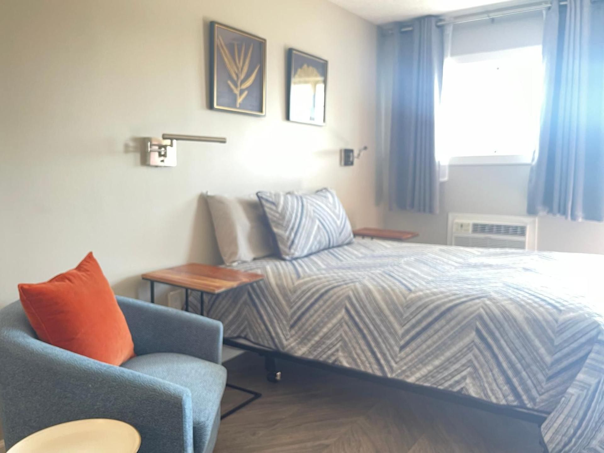 Deluxe Queen Bed