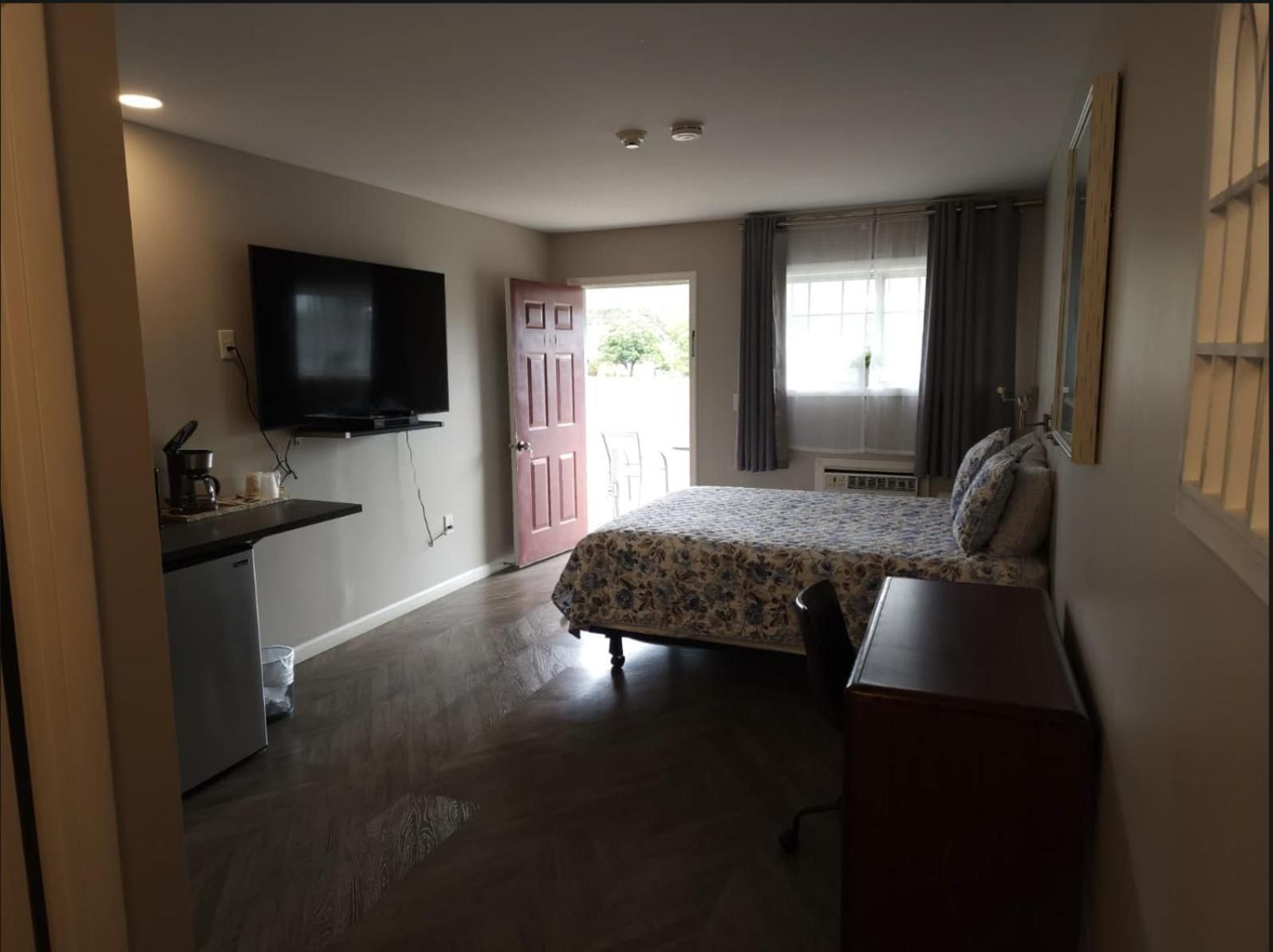 Queen Room